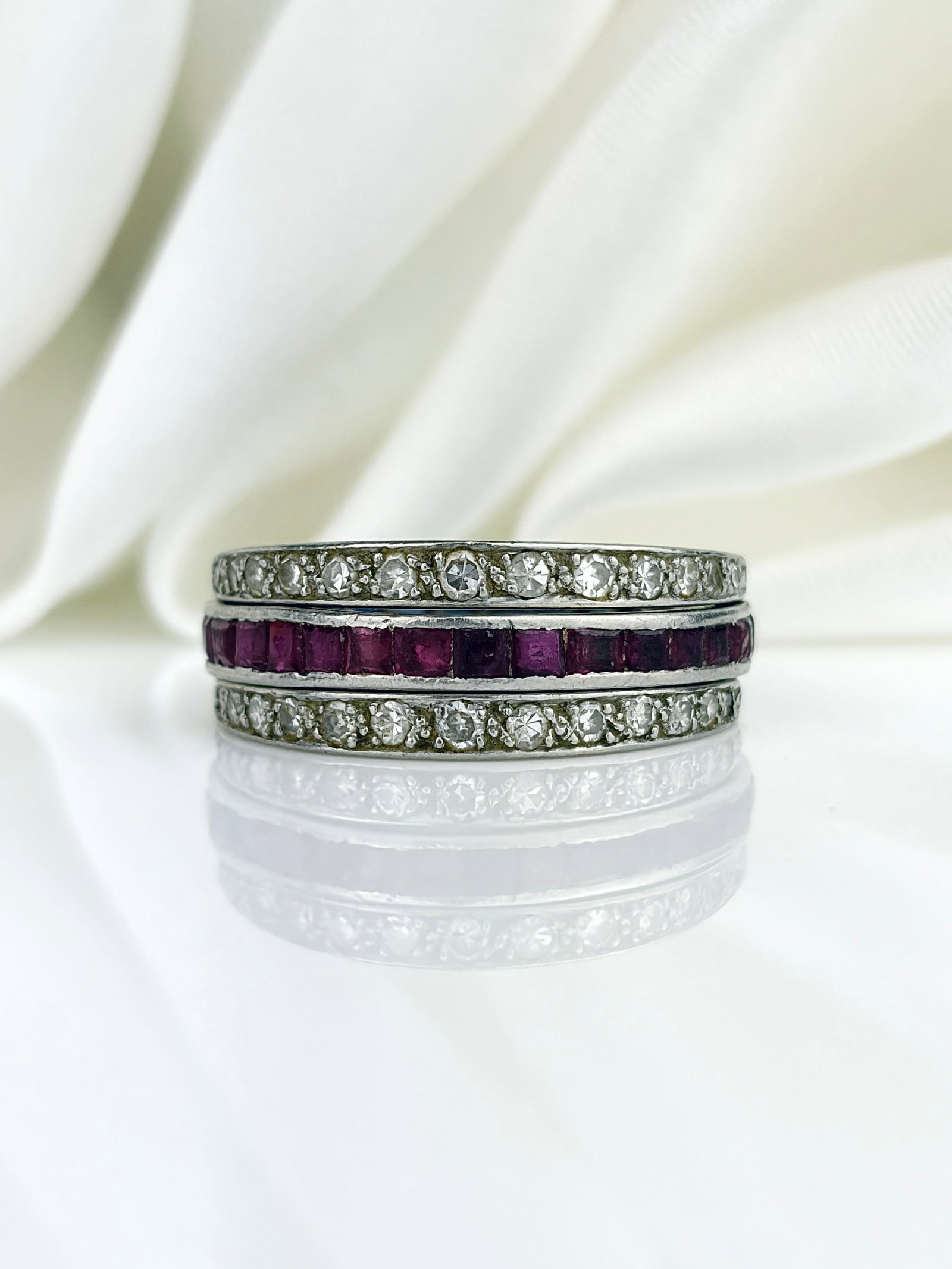 Antique Art Deco Sapphire and Ruby 'Day and Night' Flip Ring in 18ct White Gold - 3
