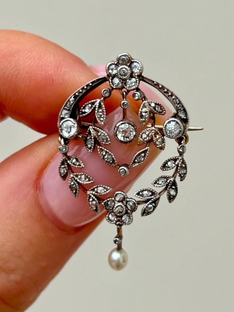 Sweet Antique Diamond Pendant in Antique Box - 4