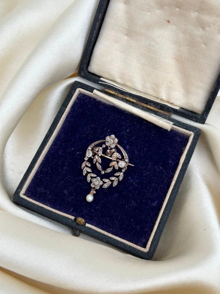 Sweet Antique Diamond Pendant in Antique Box - 6