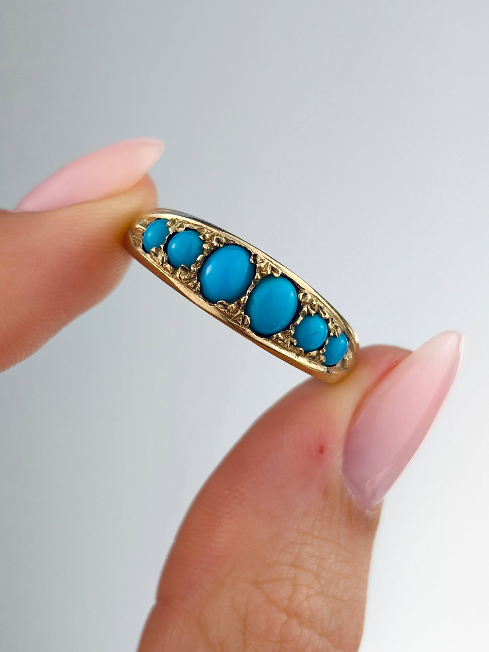 ANTIQUE 9CT YELLOW GOLD TURQUOISE HALF HOOP RING - 5