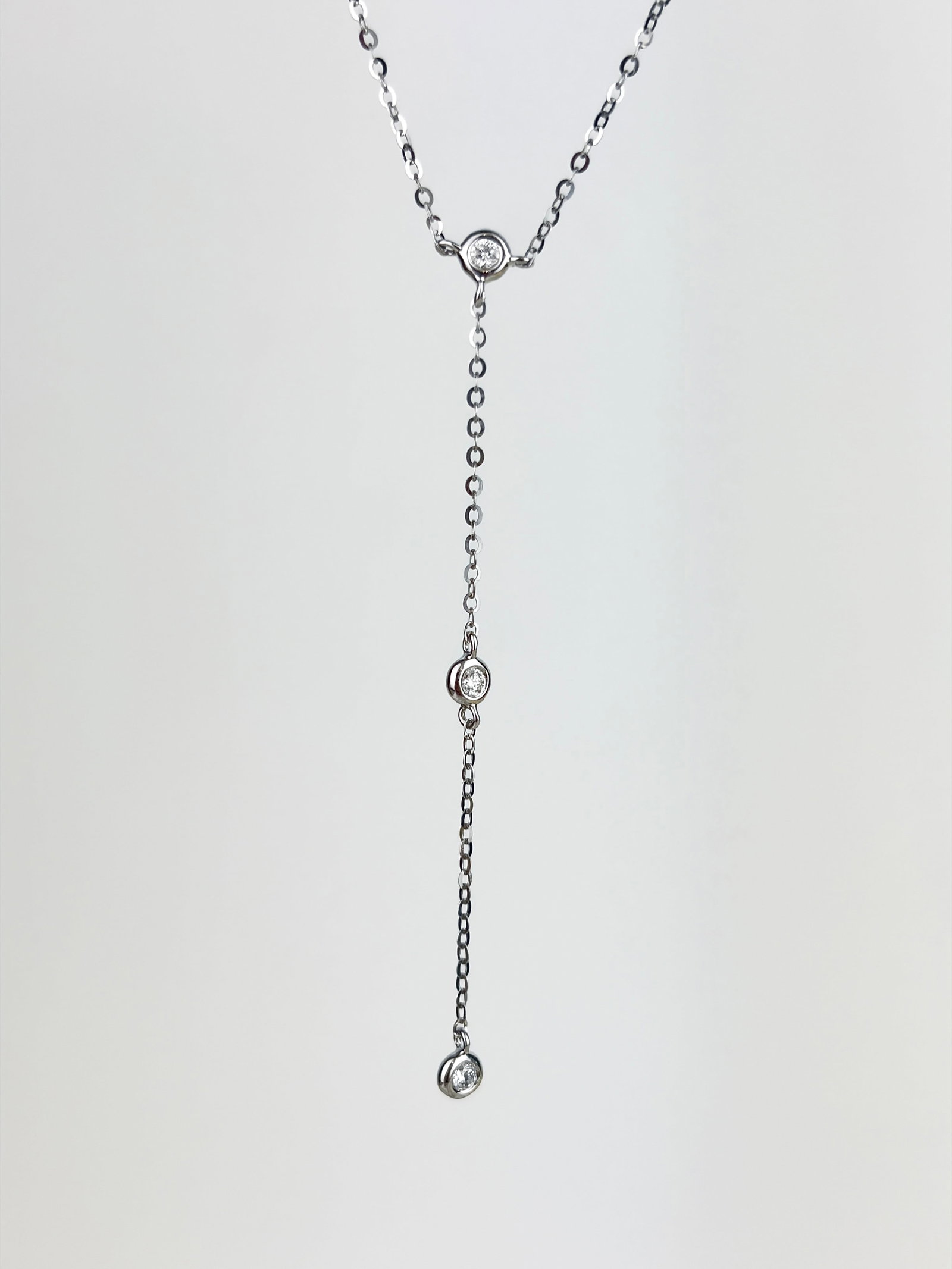 18CT WHITE GOLD DIAMOND DROP NECKLACE - 2