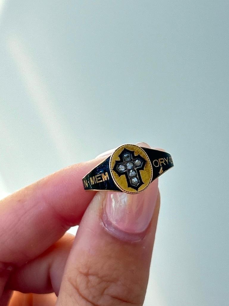 Antique 18ct yellow gold black enamel mourning band ring with rose cut diamond cross - 3