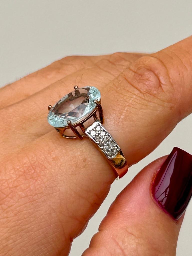 Sweet 9ct Gold Aquamarine and Diamond Ring - 3