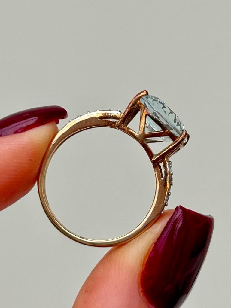 Sweet 9ct Gold Aquamarine and Diamond Ring - 5