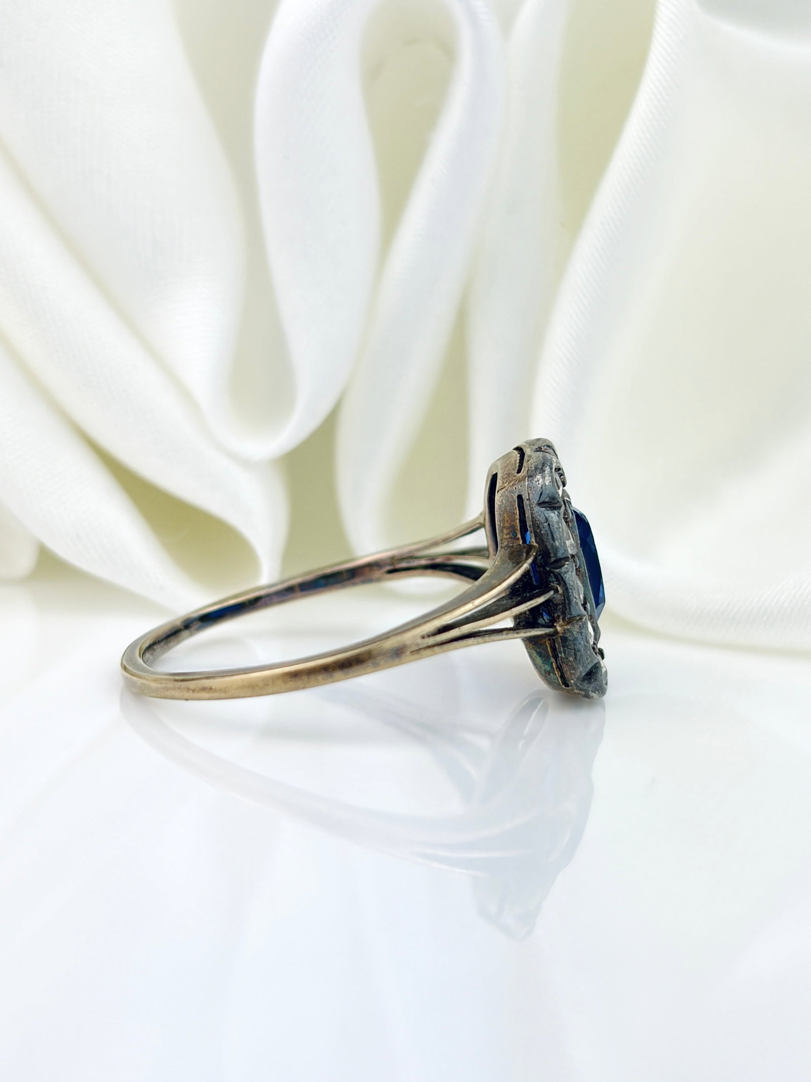 ANTIQUE GOLD AND SILVER ROSE CUT DIAMOND AND BLUE PASTE HALO RING - 2