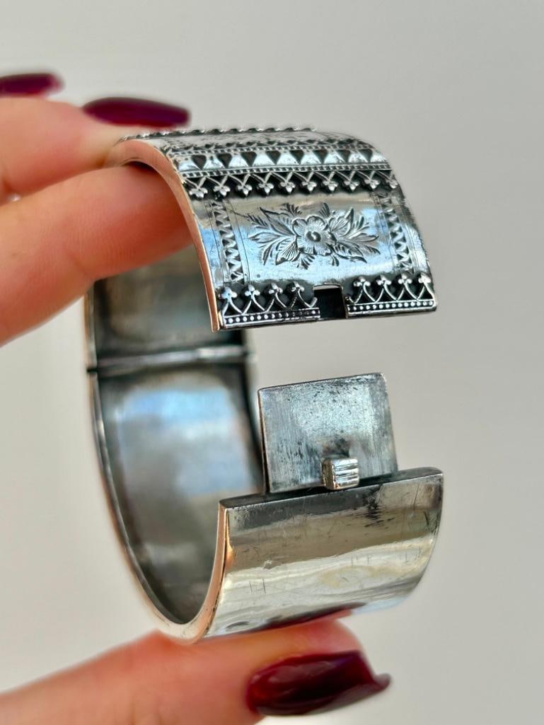 Chunky Antique Silver Bangle Bracelet - 2