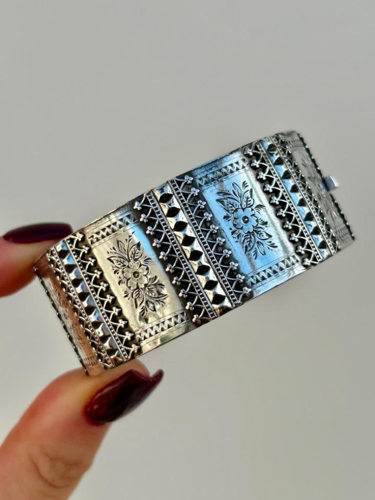 Chunky Antique Silver Bangle Bracelet - 6