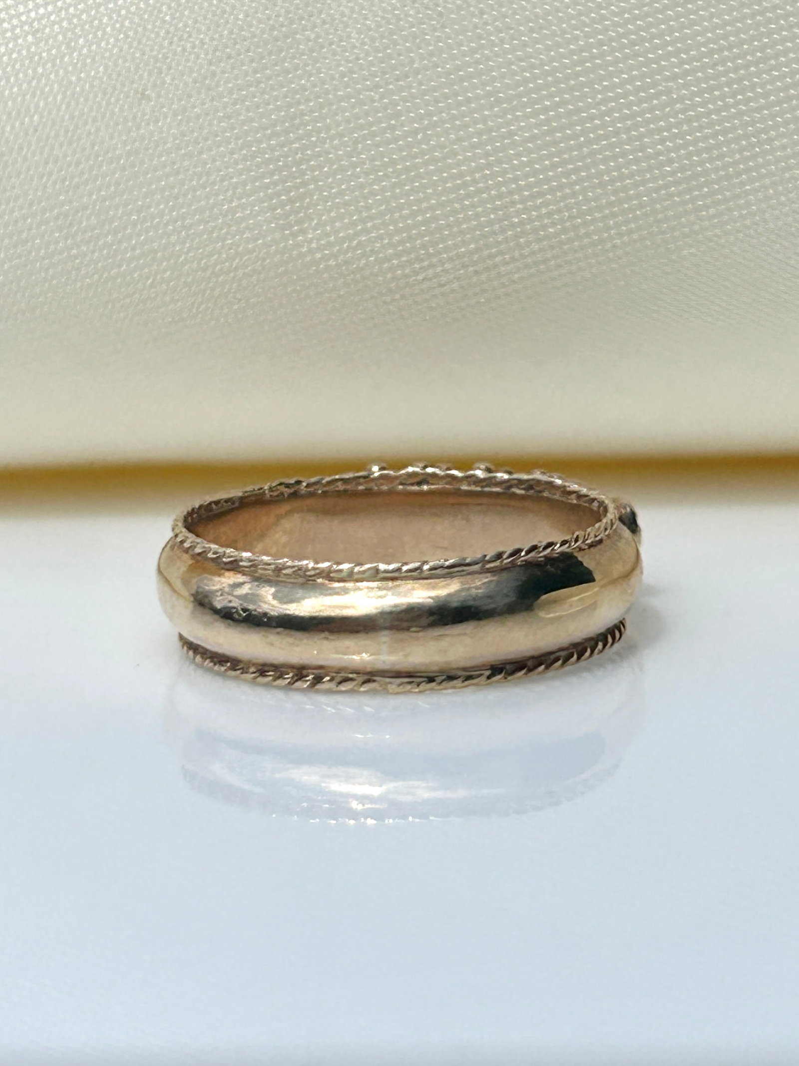 Vintage chunky 9ct gold "REGARD" acrostic band style ring - 7