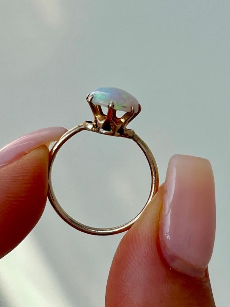 Wonderful Opal Ring in 14ct Yellow Gold - 4
