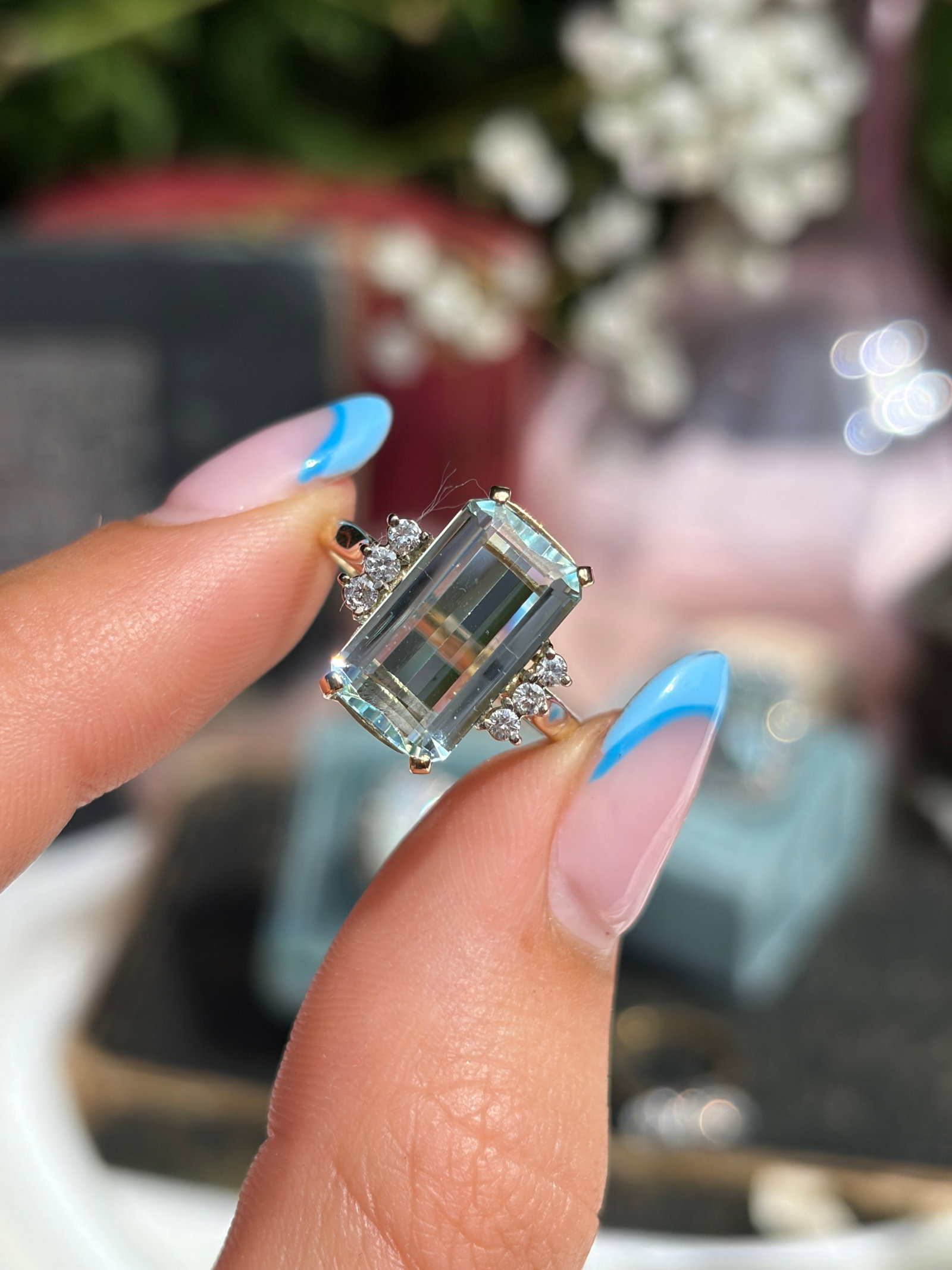 Sweet 9ct Yellow Gold Emerald Cut Aquamarine And Diamond Shoulders Ring - 2