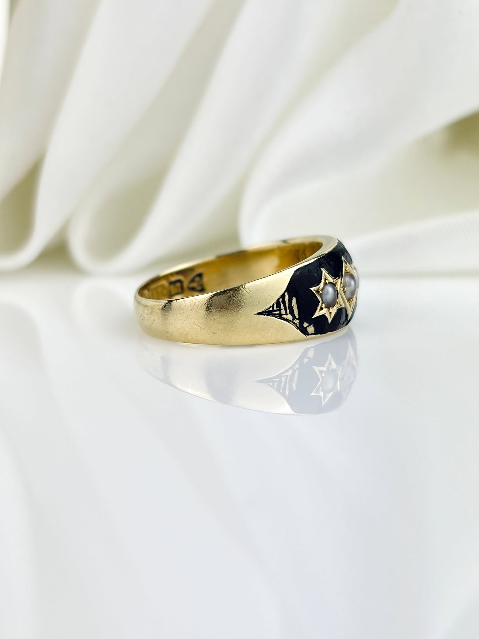 Chunky Antique 15ct Yellow Gold Pearl Star Locket Back Mourning Band Ring - 2