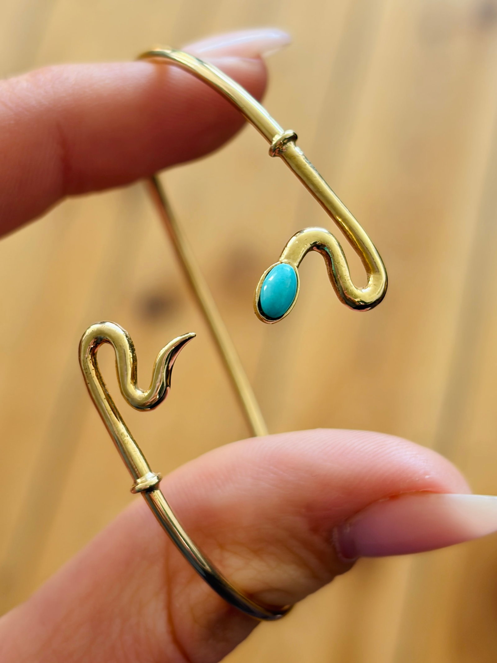 VINTAGE 14CT YELLOW GOLD TURQUOISE HEAD SNAKE BANGLE - 7