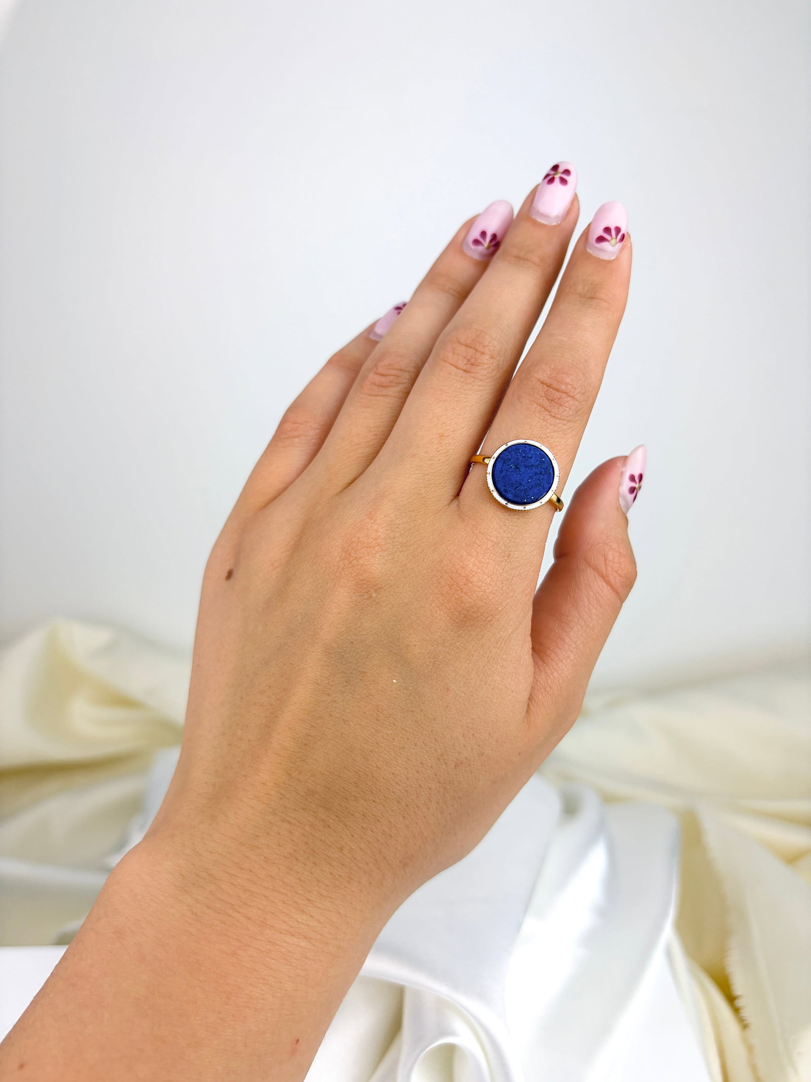 ANTIQUE 18CT YELLOW GOLD LAPIS LAZULI AND ENAMEL TARGET RING - 7