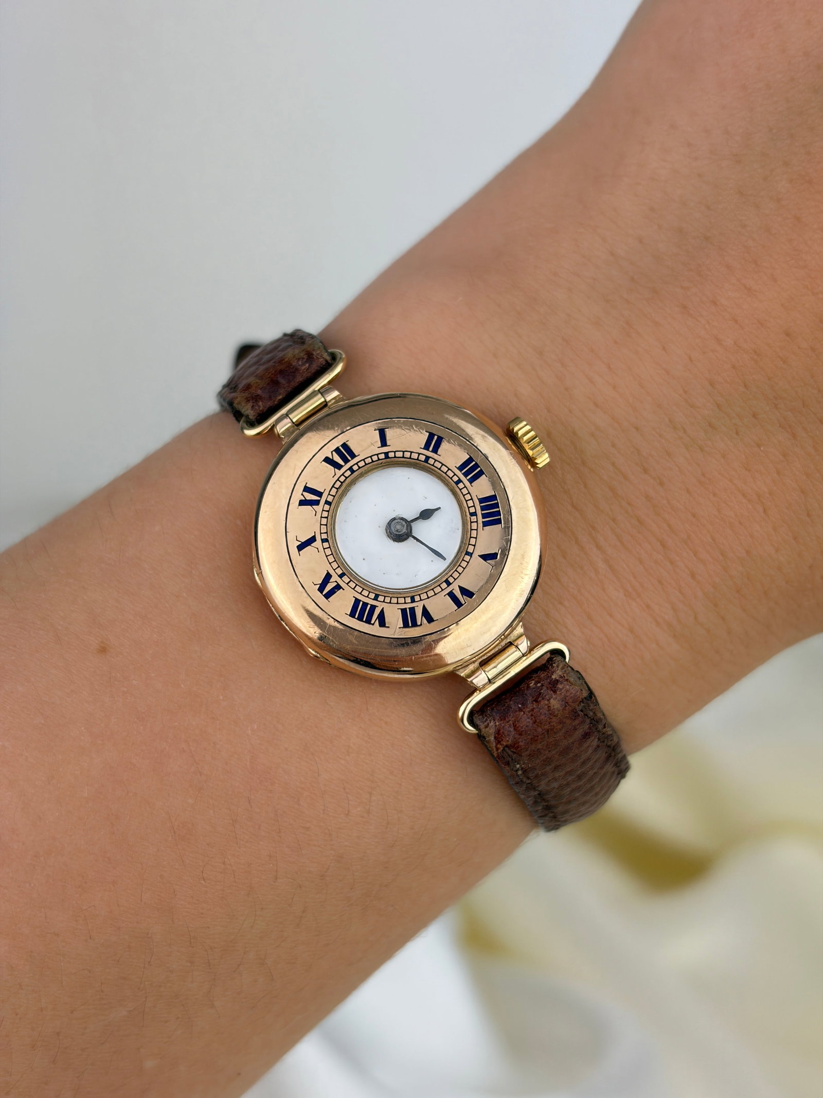 ANTIQUE 9CT GOLD HALF HUNTER WRISTWATCH WITH BROWN LEATHER STRAP - 7