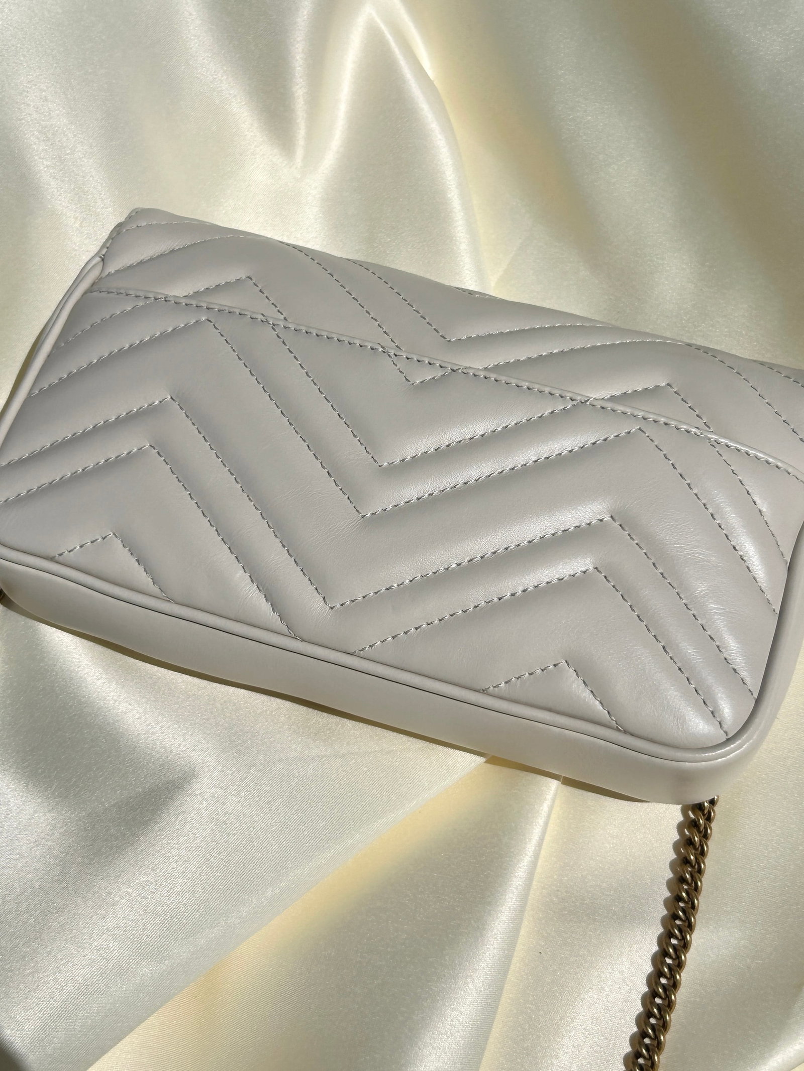 AUTHENTIC BEIGE GUCCI GG MINI MARMONT SHOULDER BAG - 4