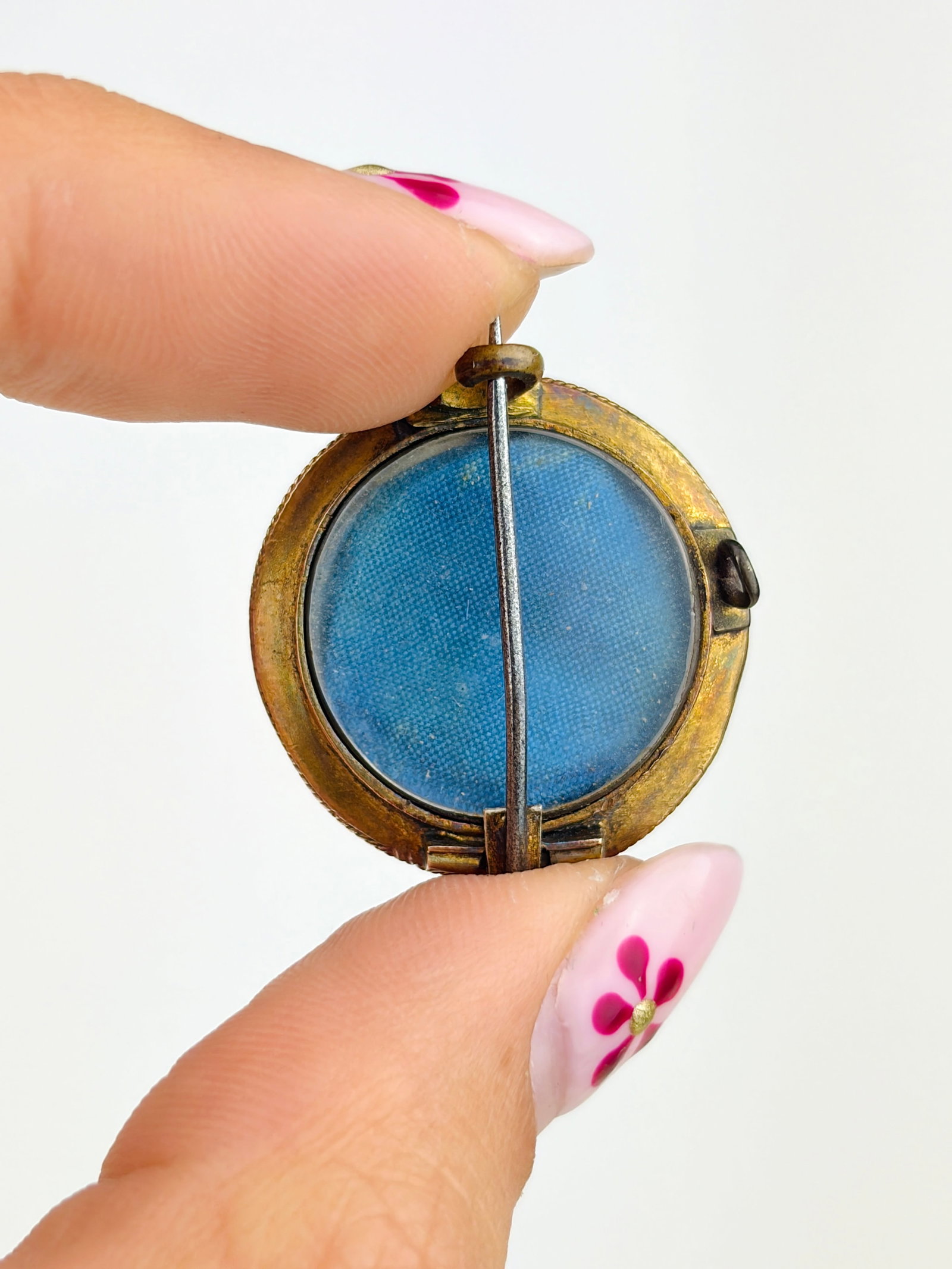 ANTIQUE 15CT GOLD CABOCHON GARNET BROOCH WITH LOCKET BACK - 3