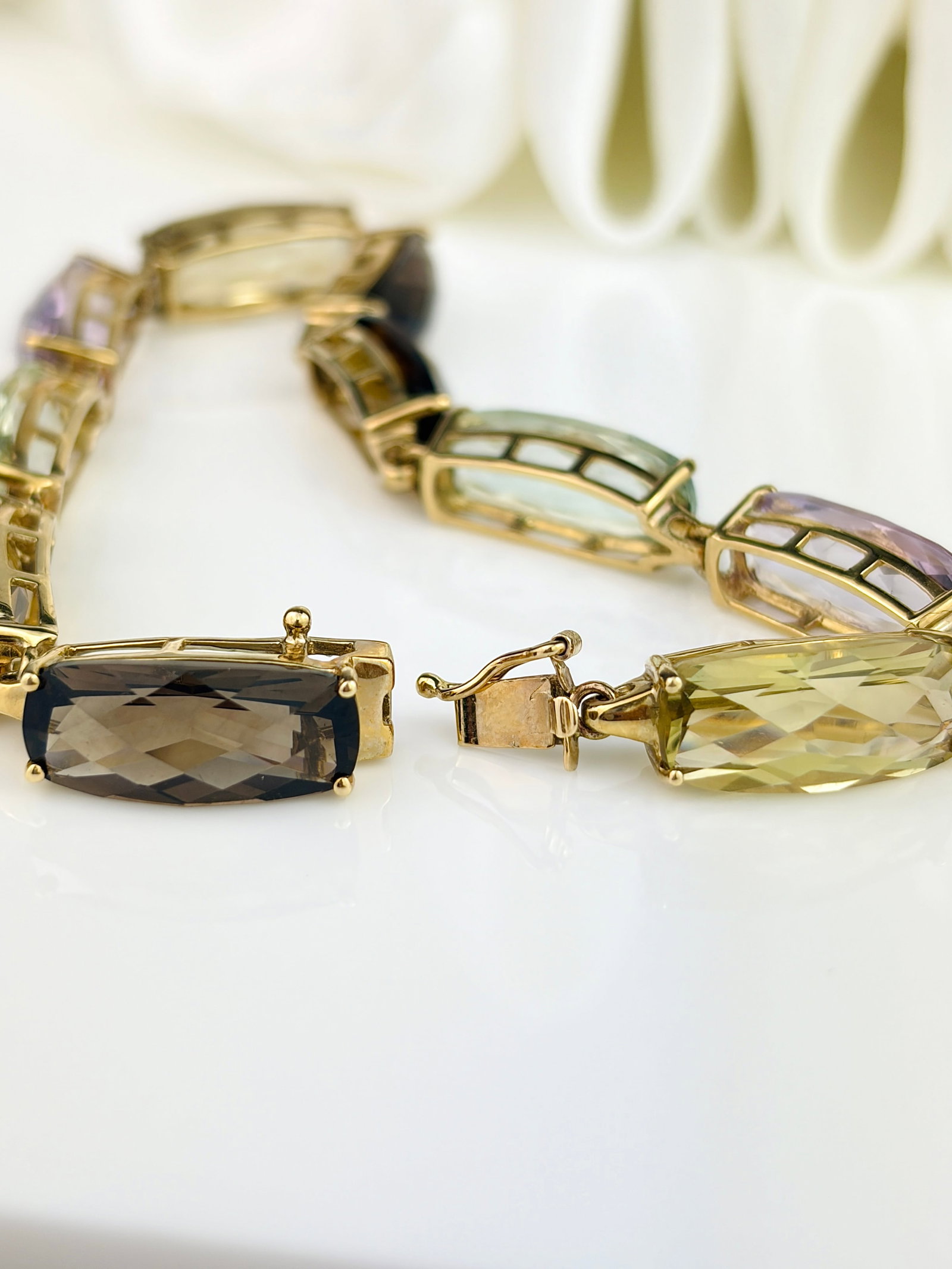 CHUNKY VINTAGE 9CT YELLOW GOLD MULTI GEMSTONE BRACELET - 7