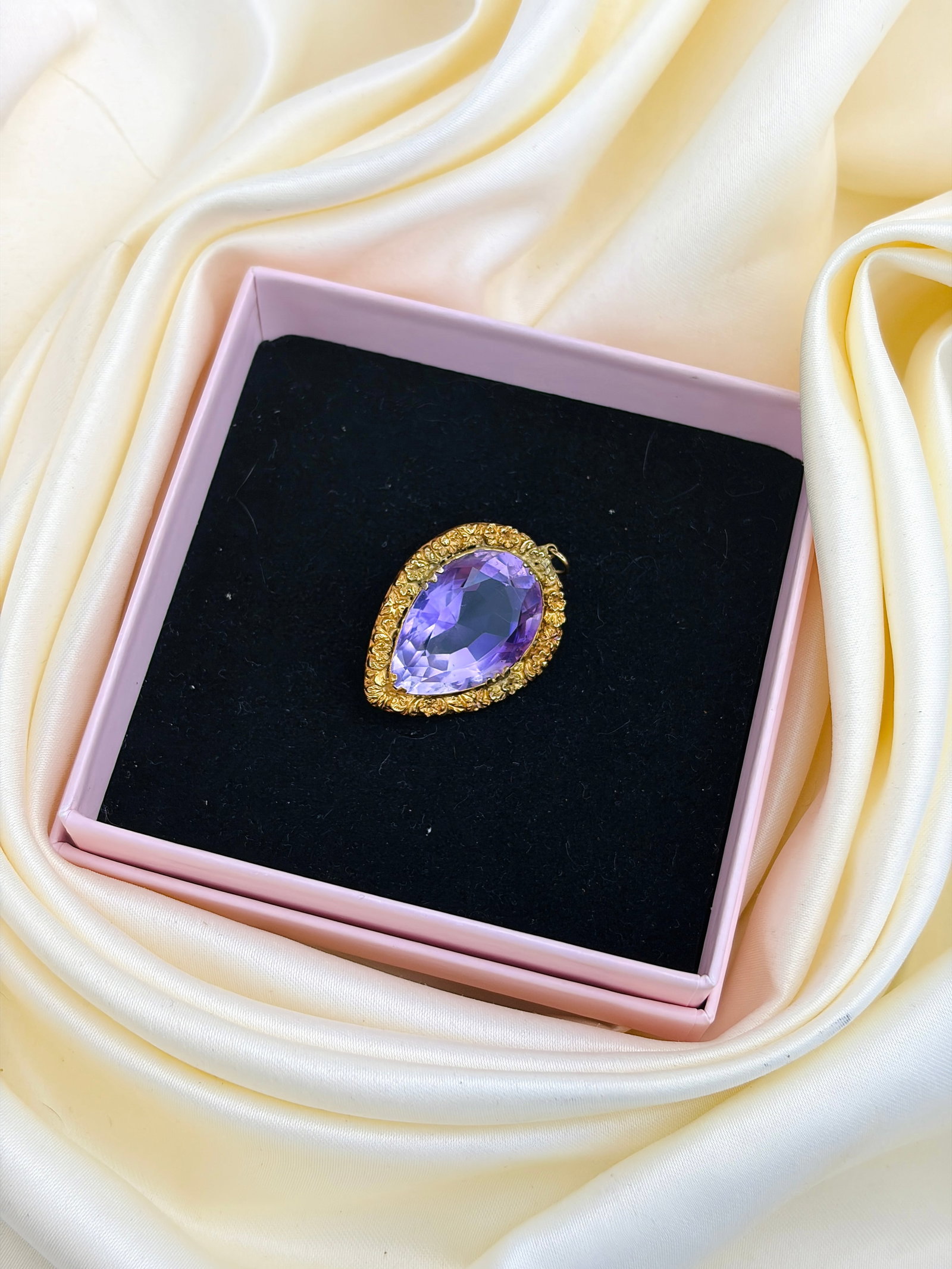Antique Georgian Pear Cut Amethyst Pendant in Gold - 7