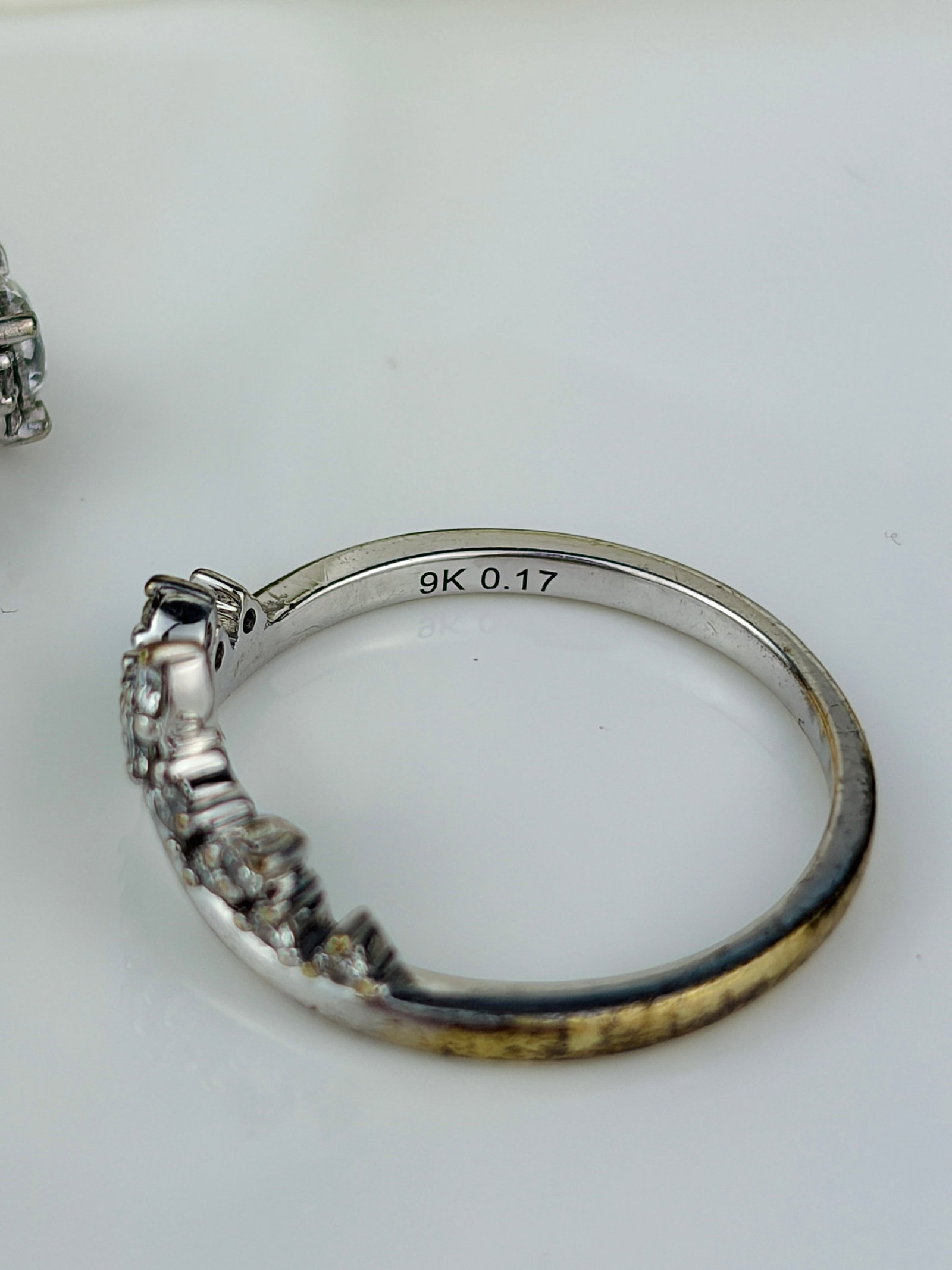 2 diamond rings complete with paperwork and certificates - 5