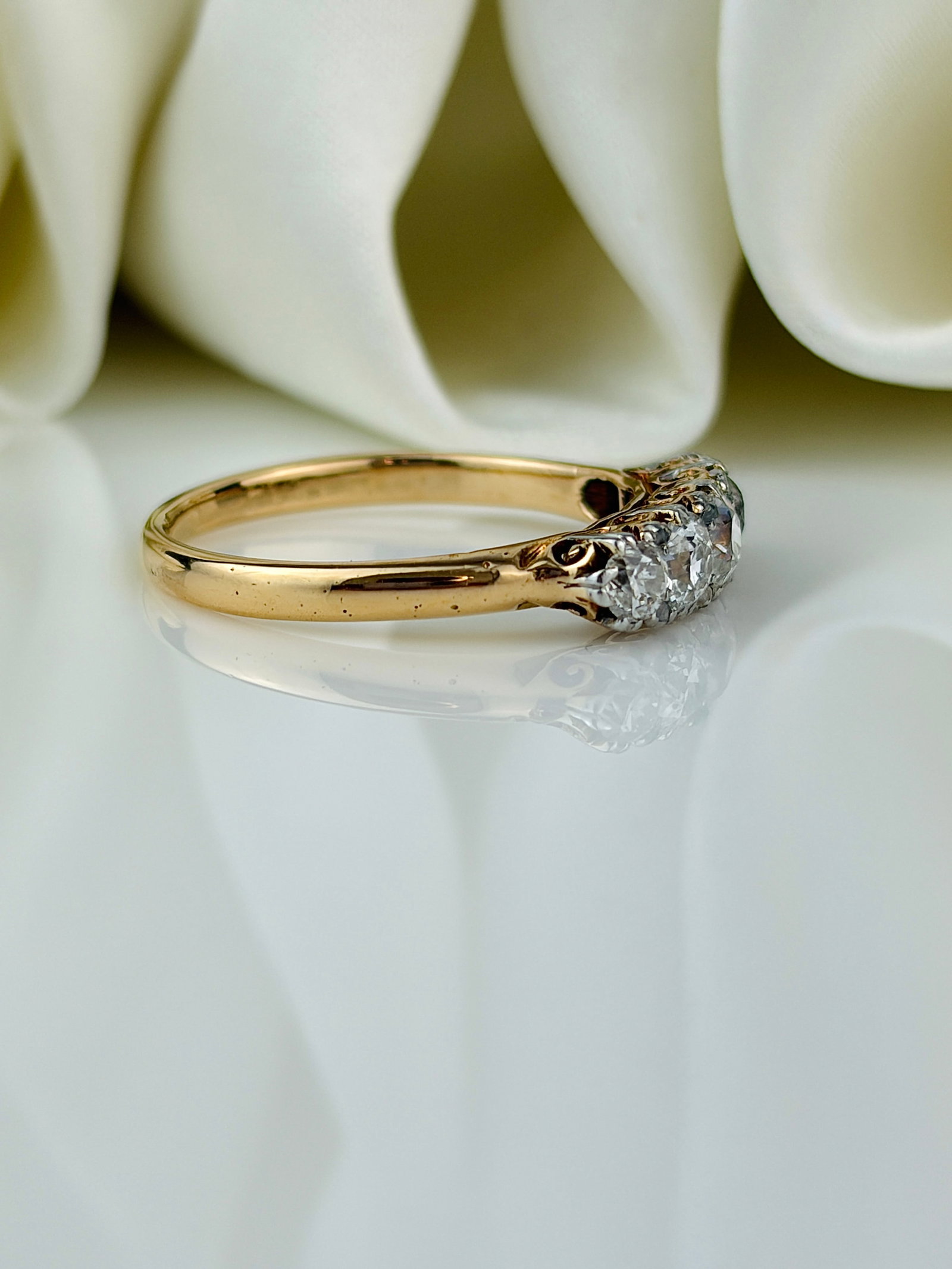 Antique 1ct Diamond 5 Stone Ring in 18ct Yellow Gold - 2