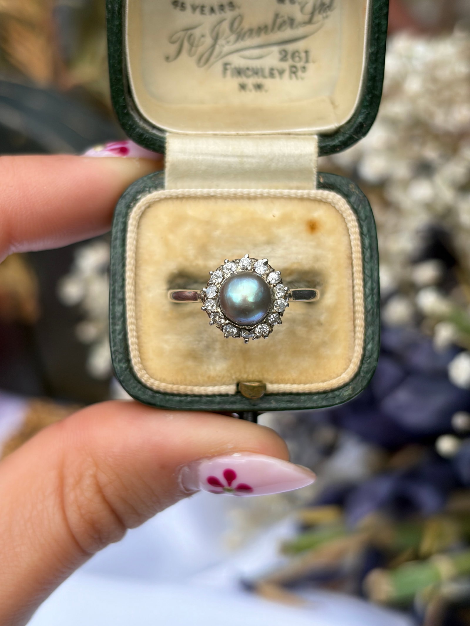 ANTIQUE PLATINUM AND 18CT GOLD BLACK PEARL AND DIAMOND CLUSTER RING - 2