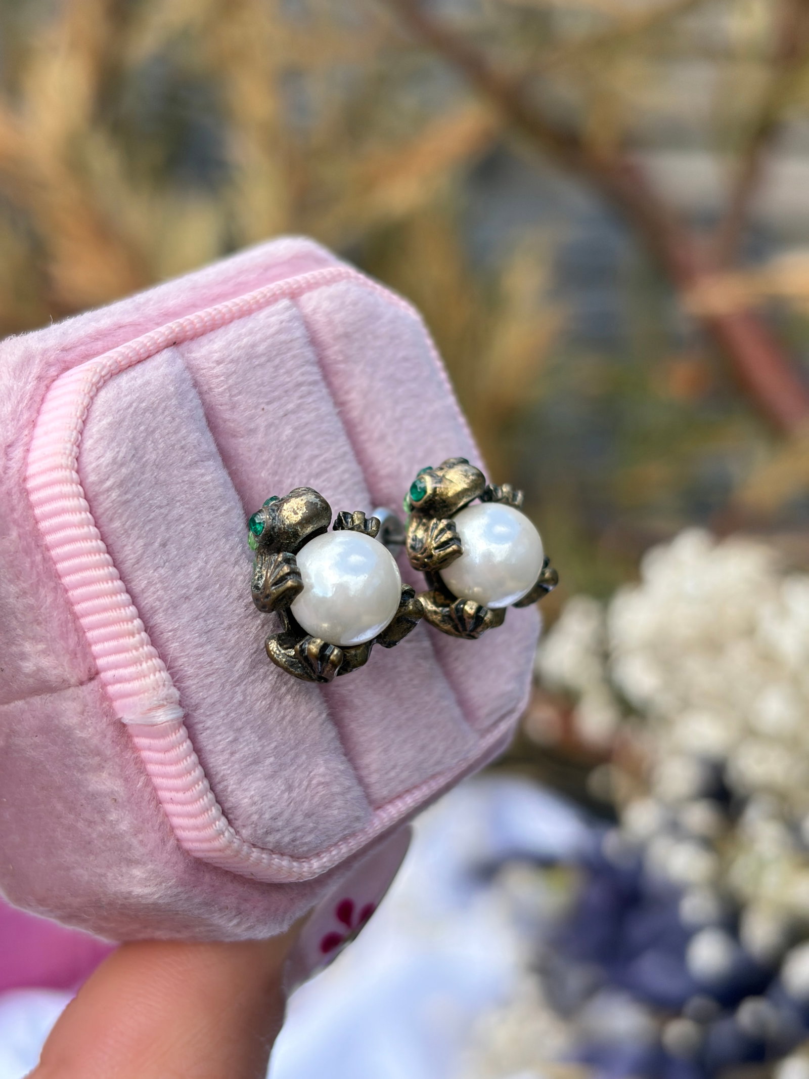 VINTAGE PEARL FROG GREEN PASTE EARRINGS - 2