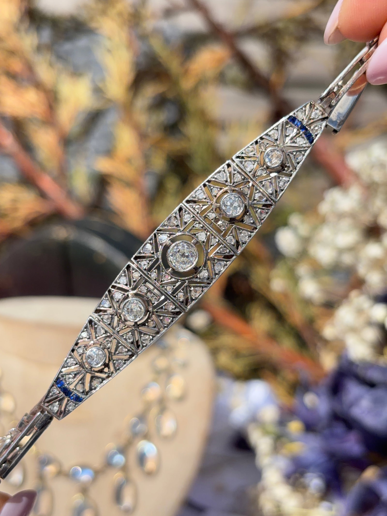 ANTIQUE ART DECO ERA DIAMOND AND SAPPHIRE BRACELET IN PLATINUM - 2