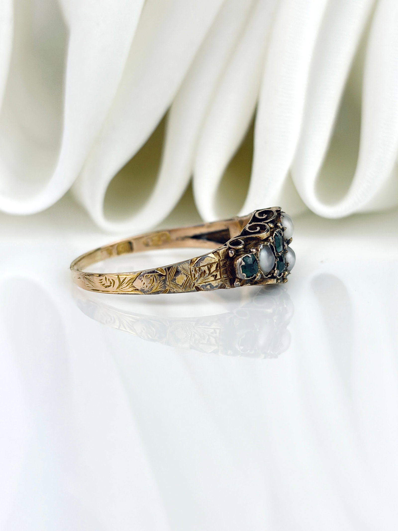 Antique 15ct Yellow Gold Emerald and Pearl Ring - 2