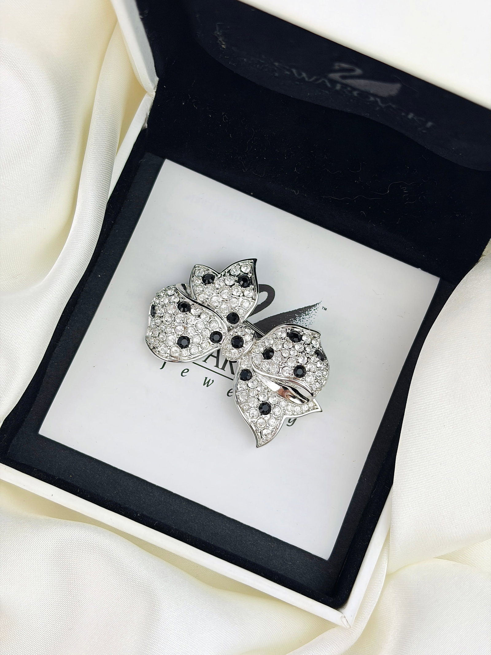 SWAROVSKI PAVÉ CRYSTAL RIBBON BROOCH - 2