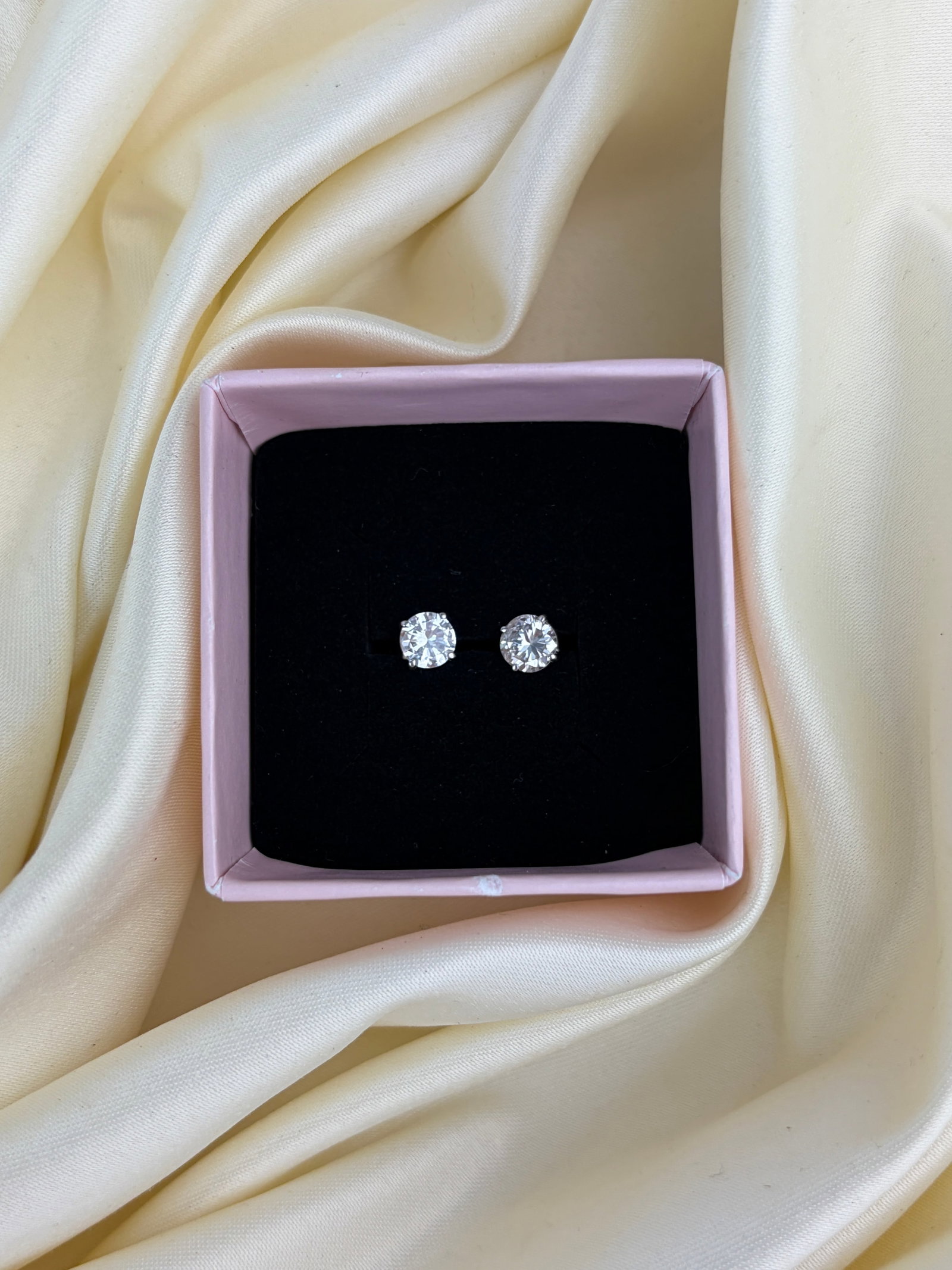 1.50cts Diamond and 18 Carat White Gold Stud Earrings - 7
