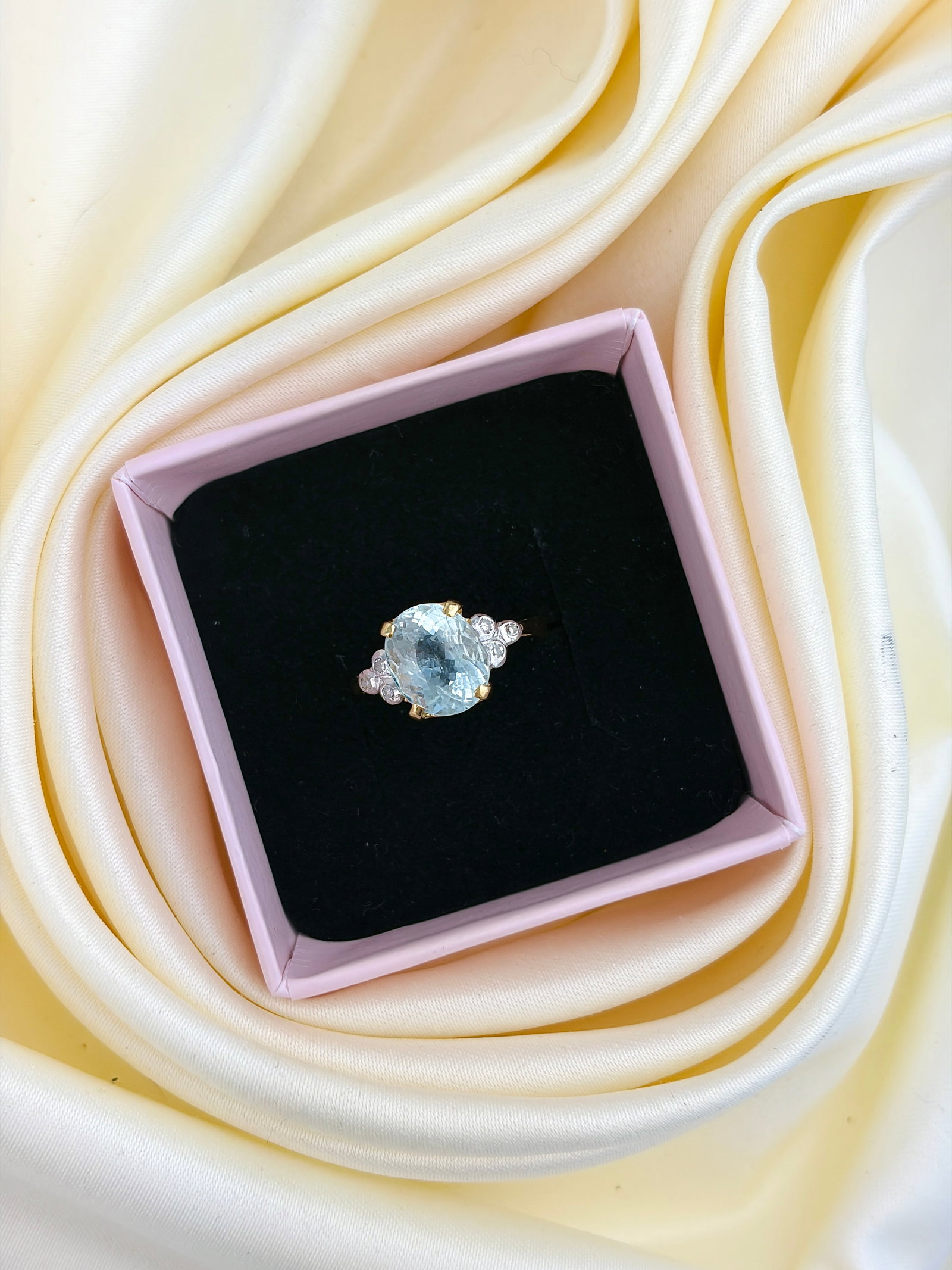 Vintage 18ct Yellow Gold Aquamarine and Diamond Ring c.1976 - 7