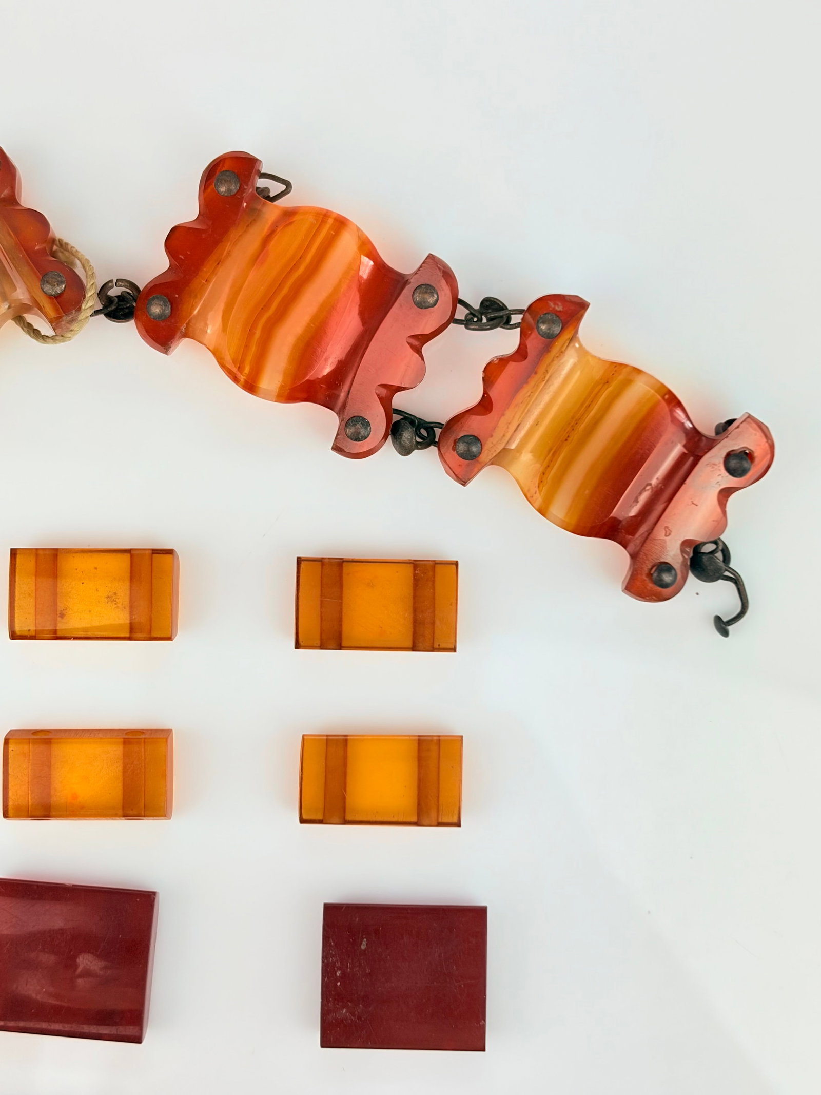 MIXED LOT - AGATE BRACELETS AND BEADS - 2