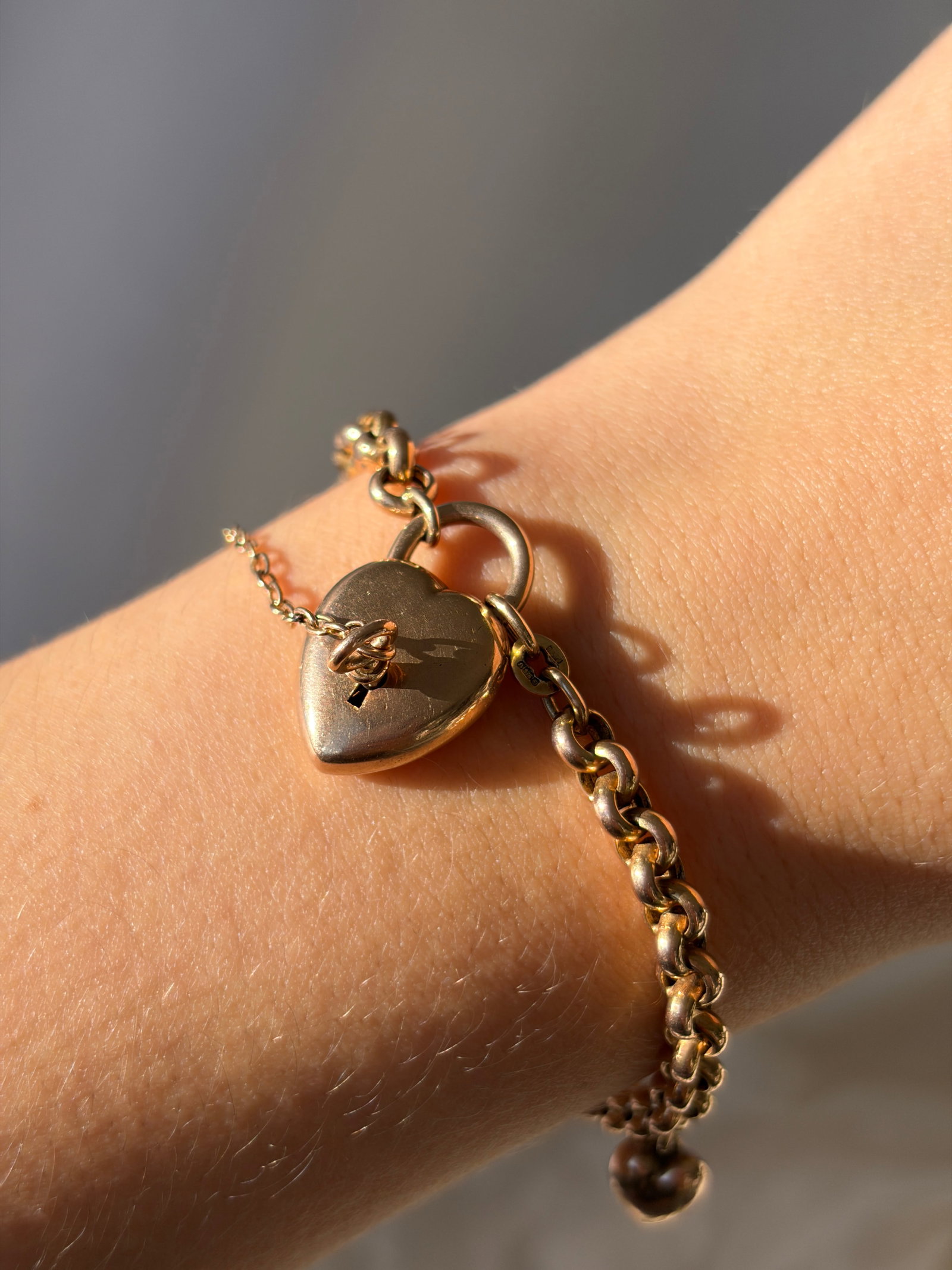 Antique 9ct Gold Bracelet with Puffed Heart Padlock and Key (Unlocks with Key!) - 7