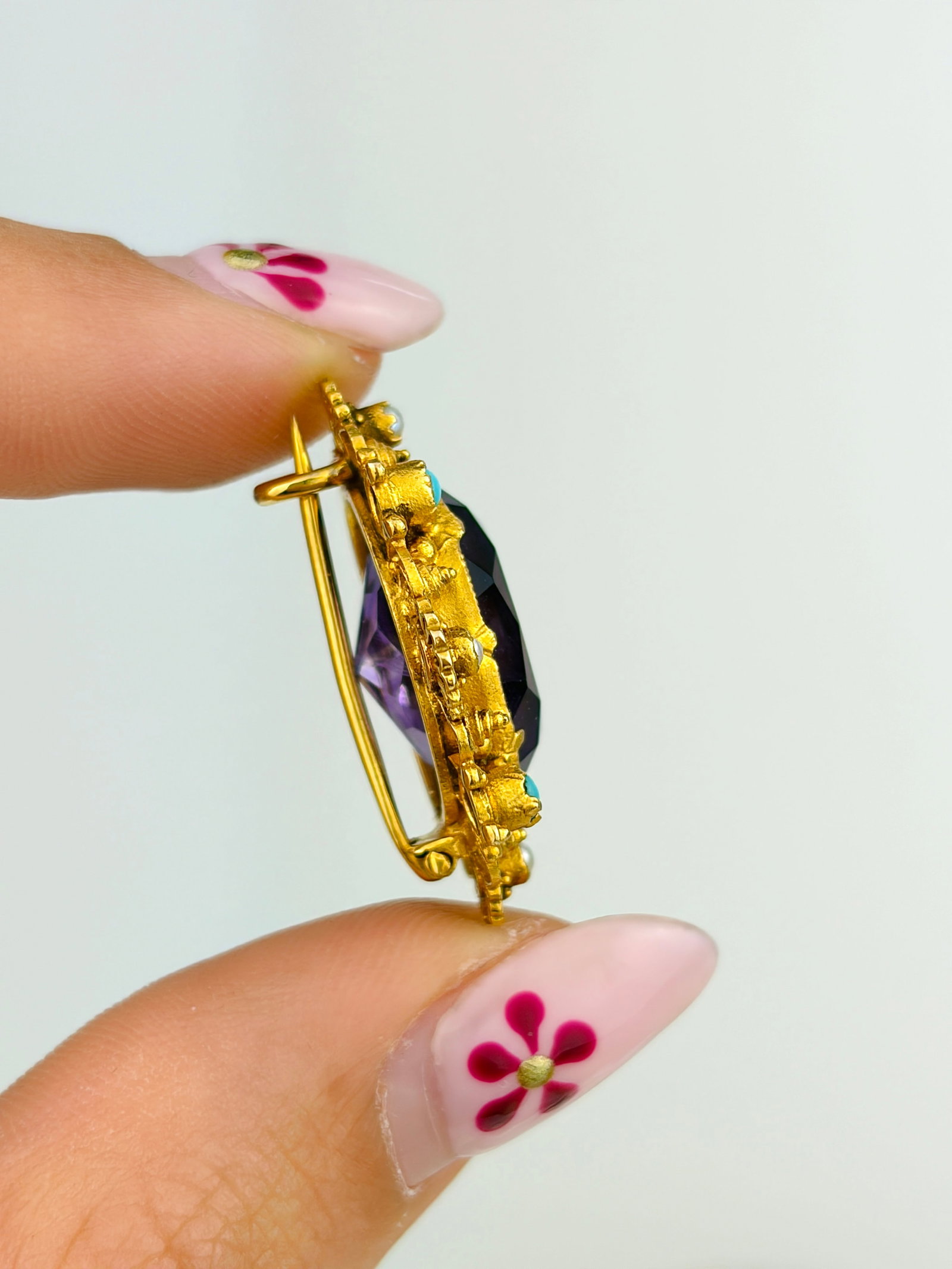 ANTIQUE 9CT YELLOW GOLD AMETHYST, PEARL AND TURQUOISE BROOCH - 2