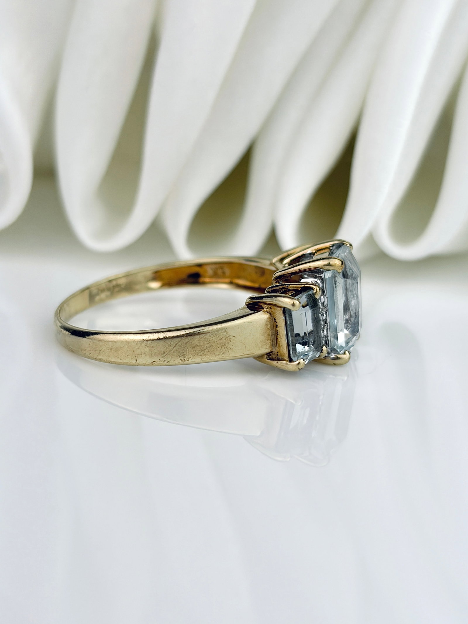 Large Size Vintage 9ct Yellow Gold Emerald Cut Aquamarine and Diamond 3 Stone Ring - 2