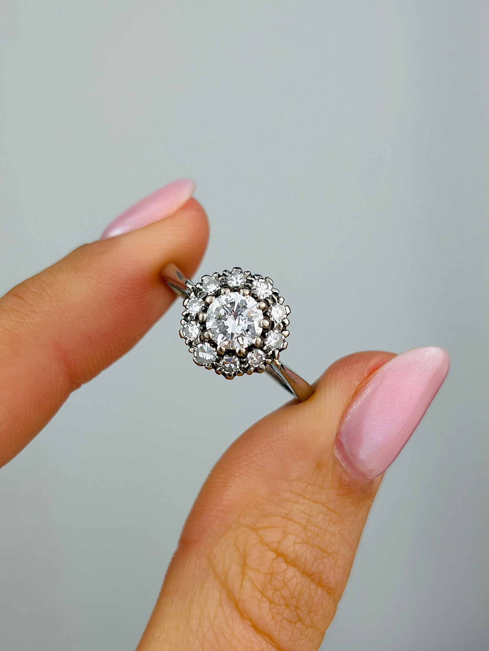 1.25CT Art Deco Diamond and 18 Carat White Gold Cluster Ring - 5