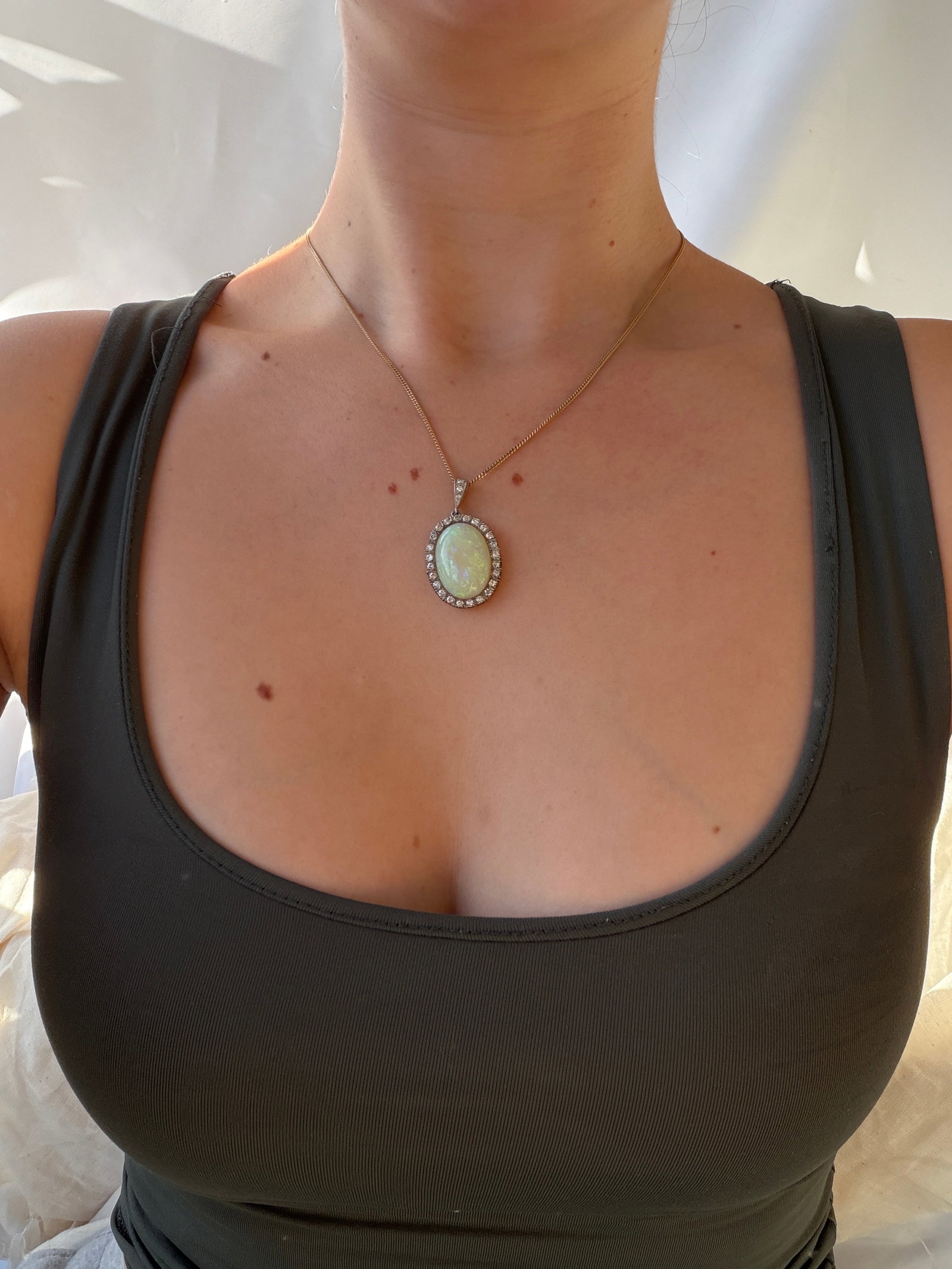 Outstanding Opal and Diamond Large Pendant in Gold - 7