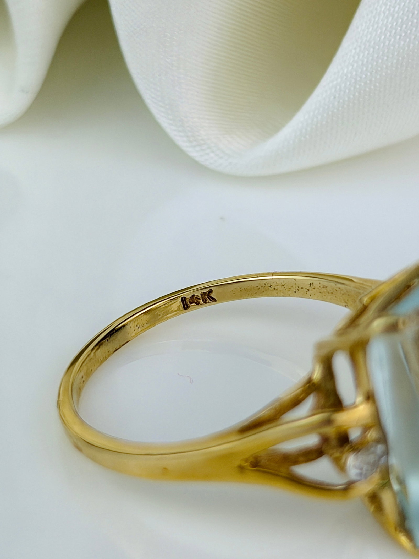 Aquamarine and Diamond 14 Carat Gold Three Stone Ring - 4