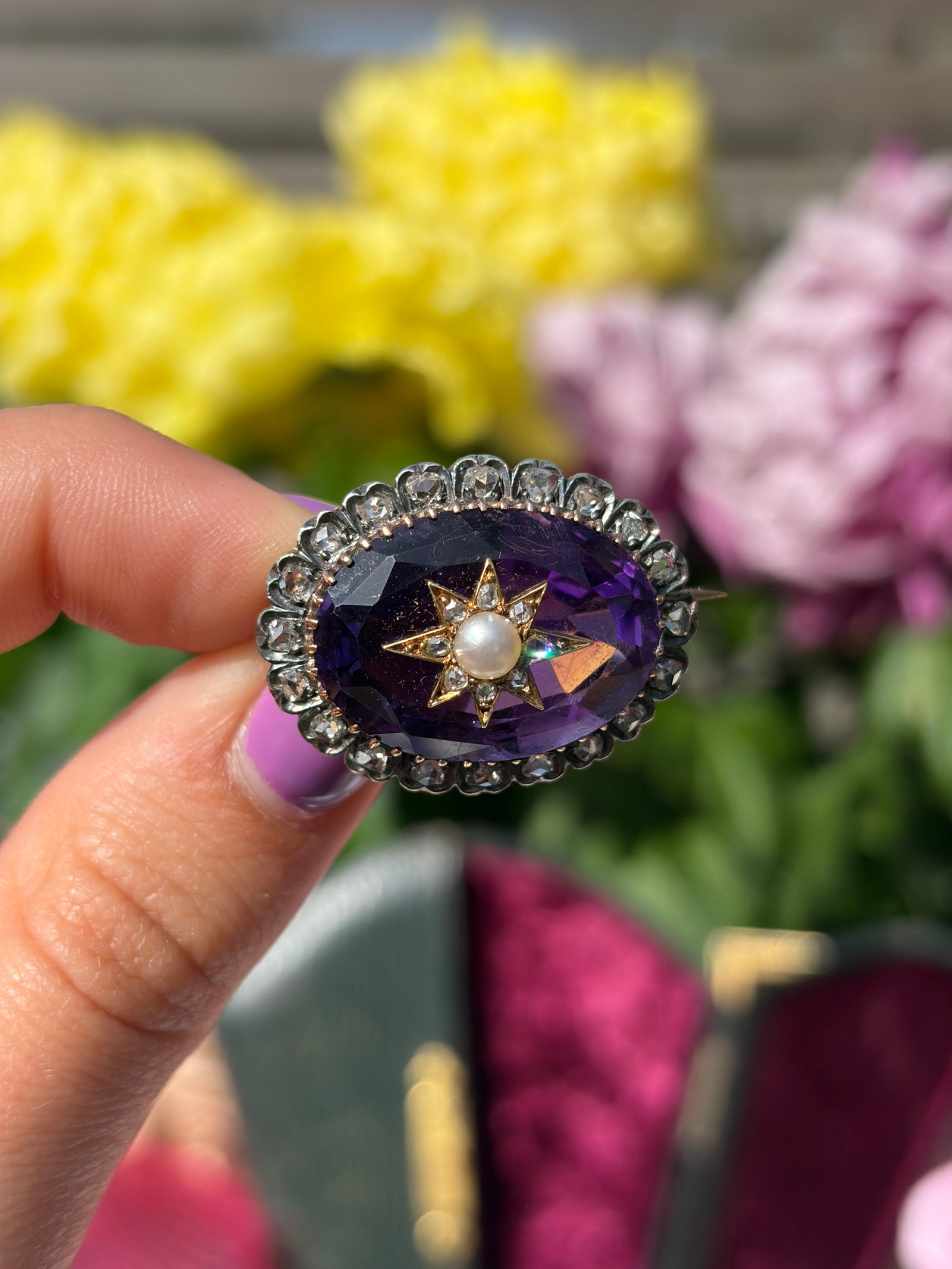 ANTIQUE BOXED VICTORIAN AMETHYST, ROSE CUT DIAMOND AND PEARL STAR BROOCH IN GOLD - 3