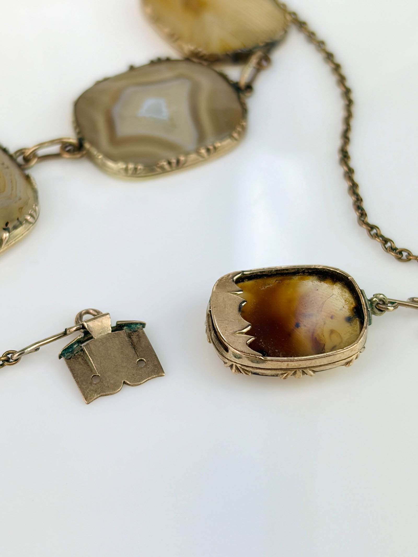 ANTIQUE GEORGIAN ERA 9CT GOLD BANDED AGATE NECKLACE - 5