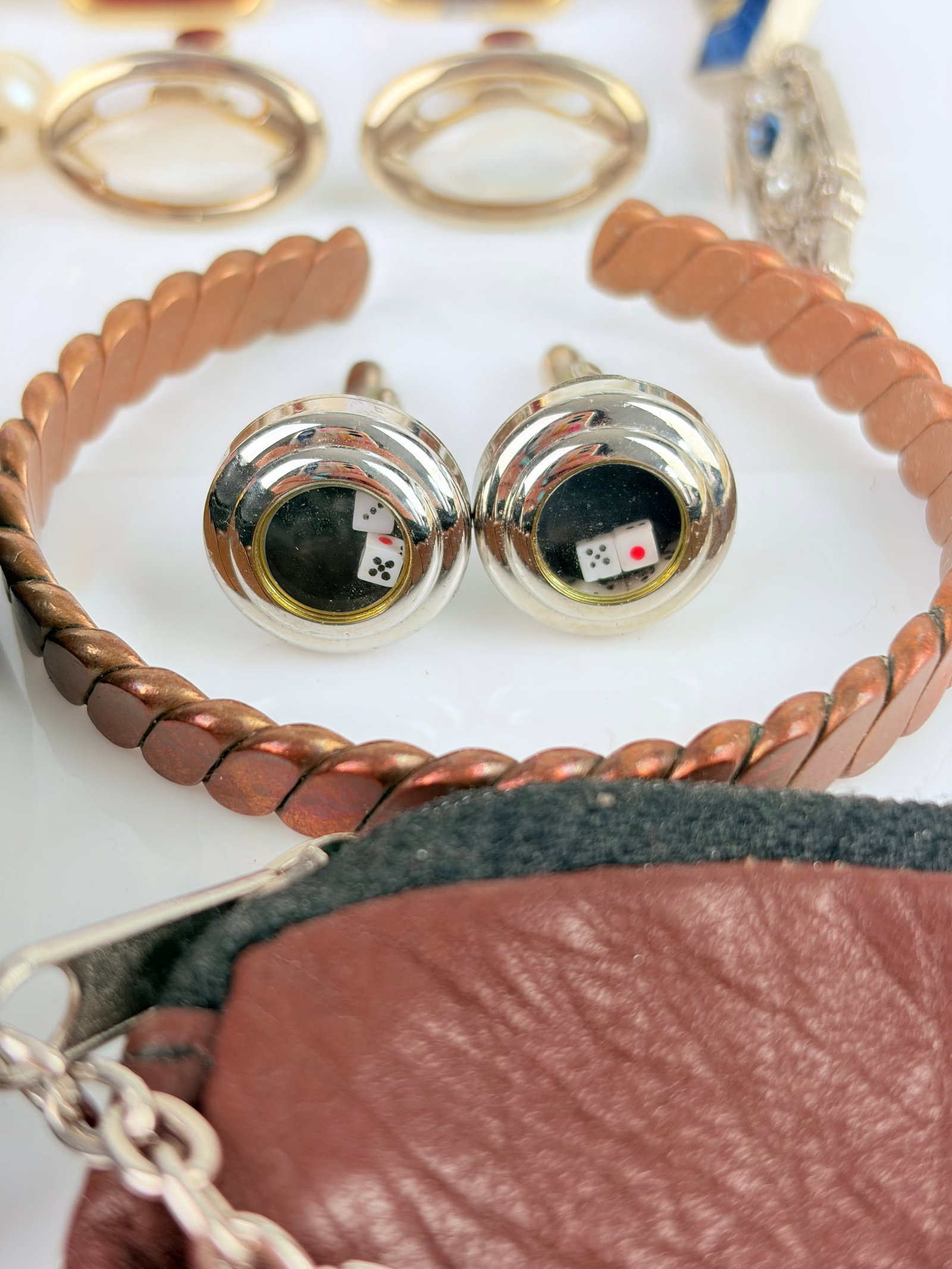 LARGE MIXED LOT - CUFF LINKS, BROOCHES ETC - 3
