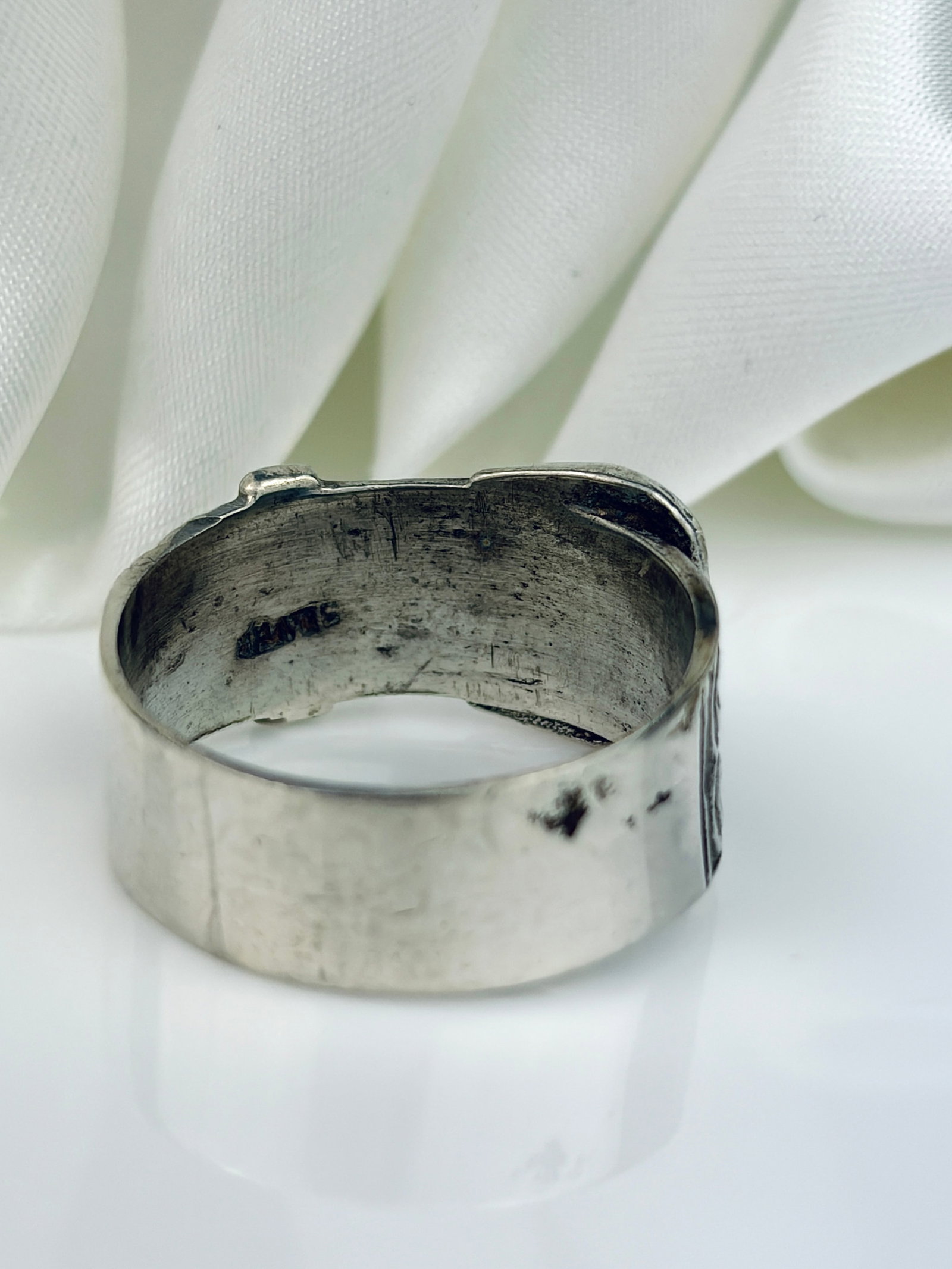 ANTIQUE SILVER ENGRAVED BUCKLE RING - 3