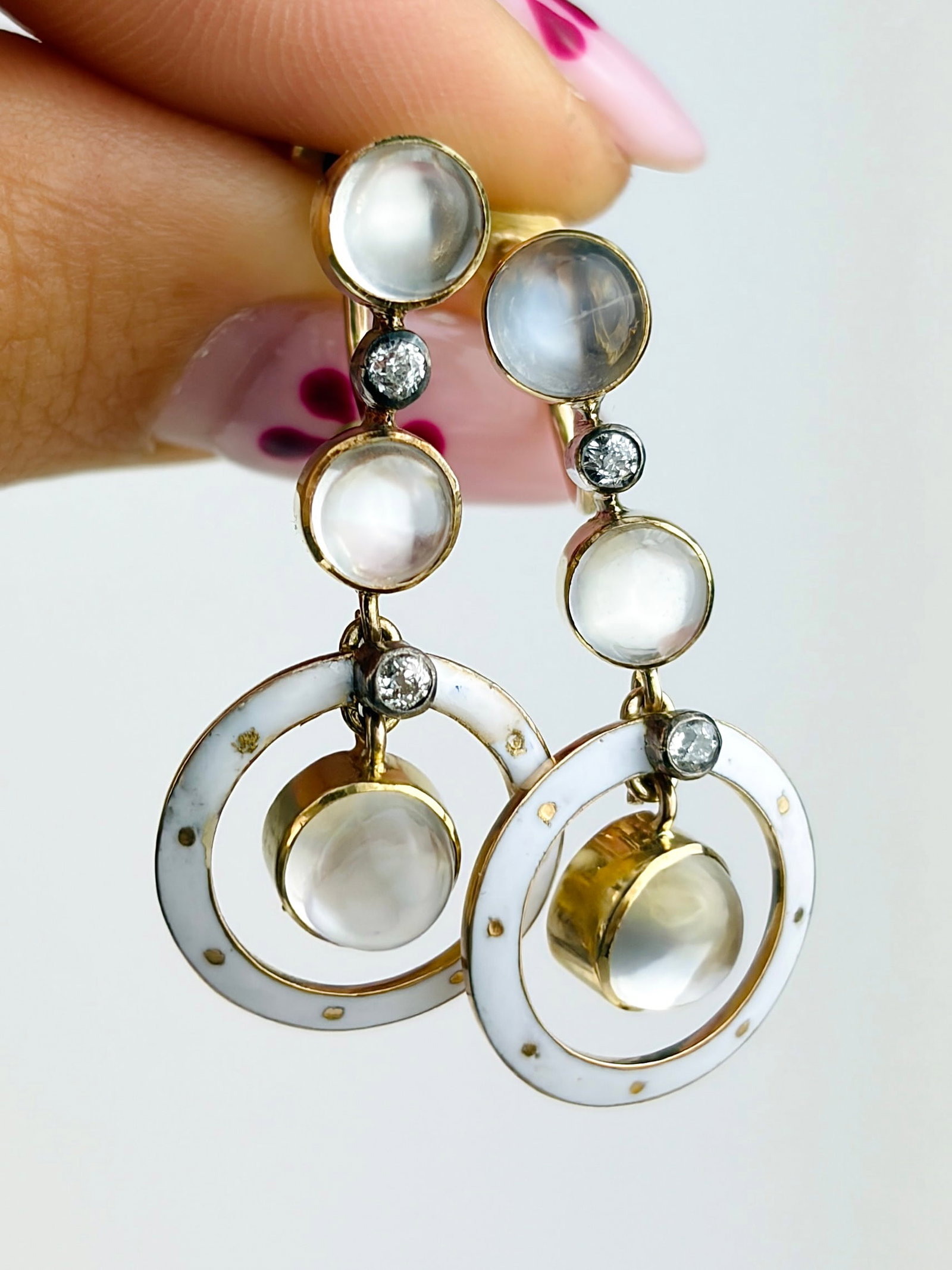 ANTIQUE MOONSTONE, DIAMOND AND ENAMEL DROP EARRINGS IN GOLD - 3