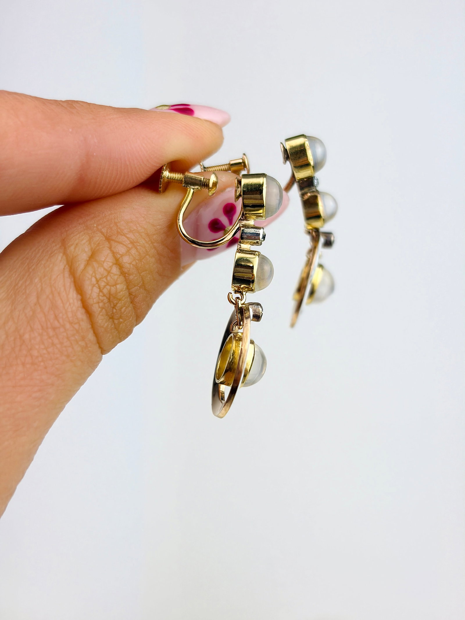 ANTIQUE MOONSTONE, DIAMOND AND ENAMEL DROP EARRINGS IN GOLD - 4