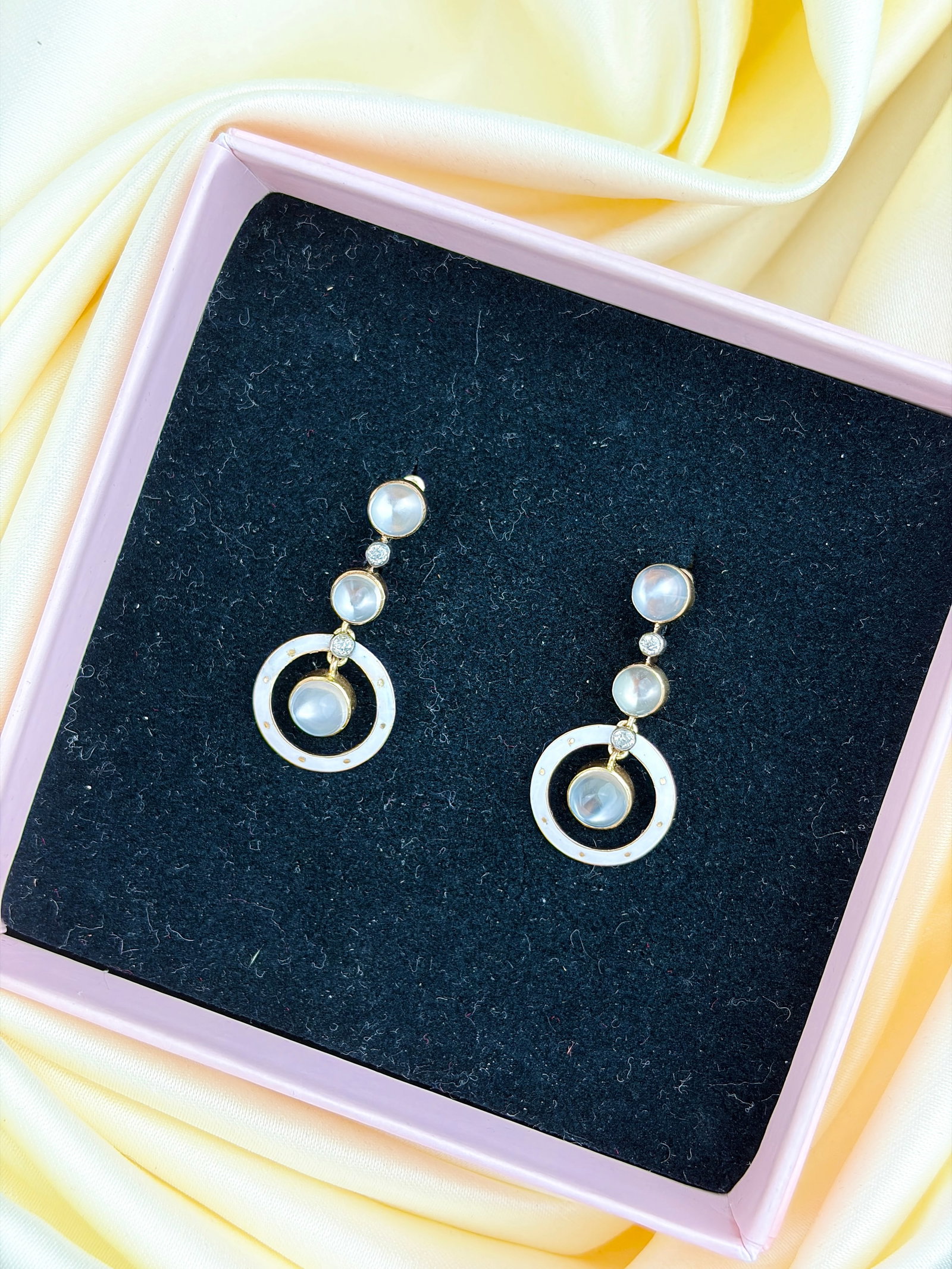 ANTIQUE MOONSTONE, DIAMOND AND ENAMEL DROP EARRINGS IN GOLD - 6