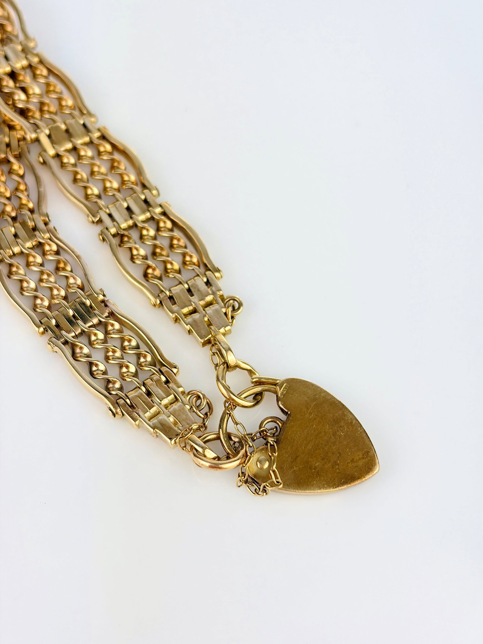 ANTIQUE 9CT YELLOW GOLD CHUNKY GATE BRACELET WITH HEART PADLOCK - 4