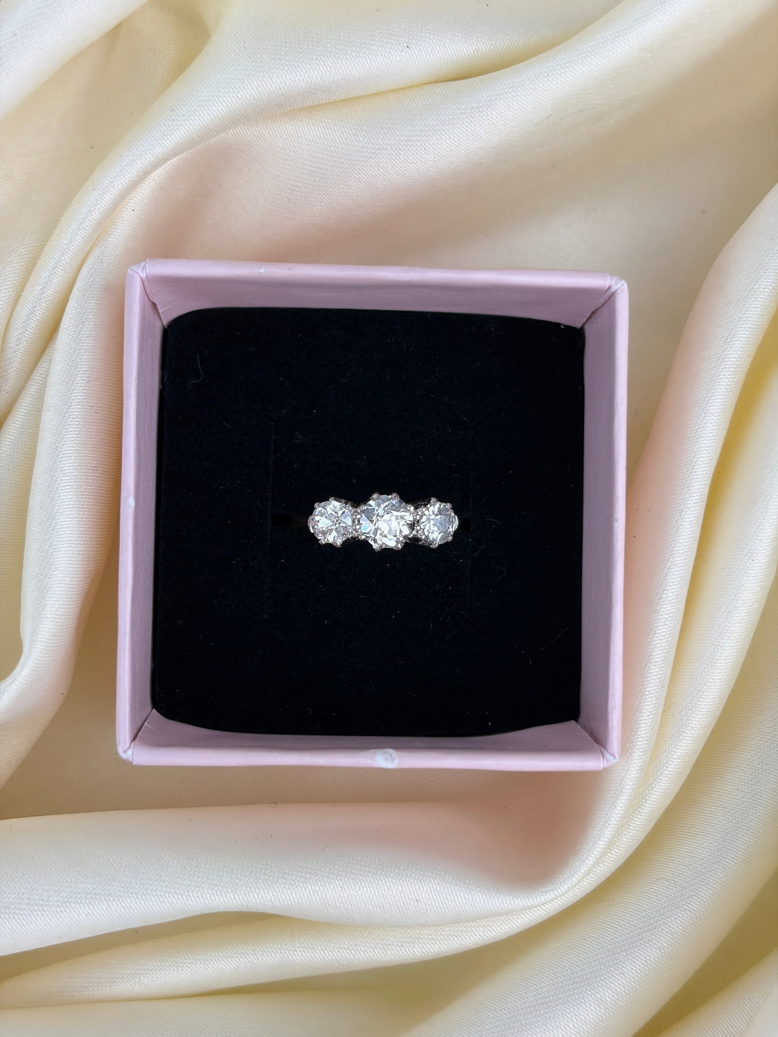 Edwardian 1.40ct Diamond and 18 Carat Gold and Platinum Three Stone Ring - 6