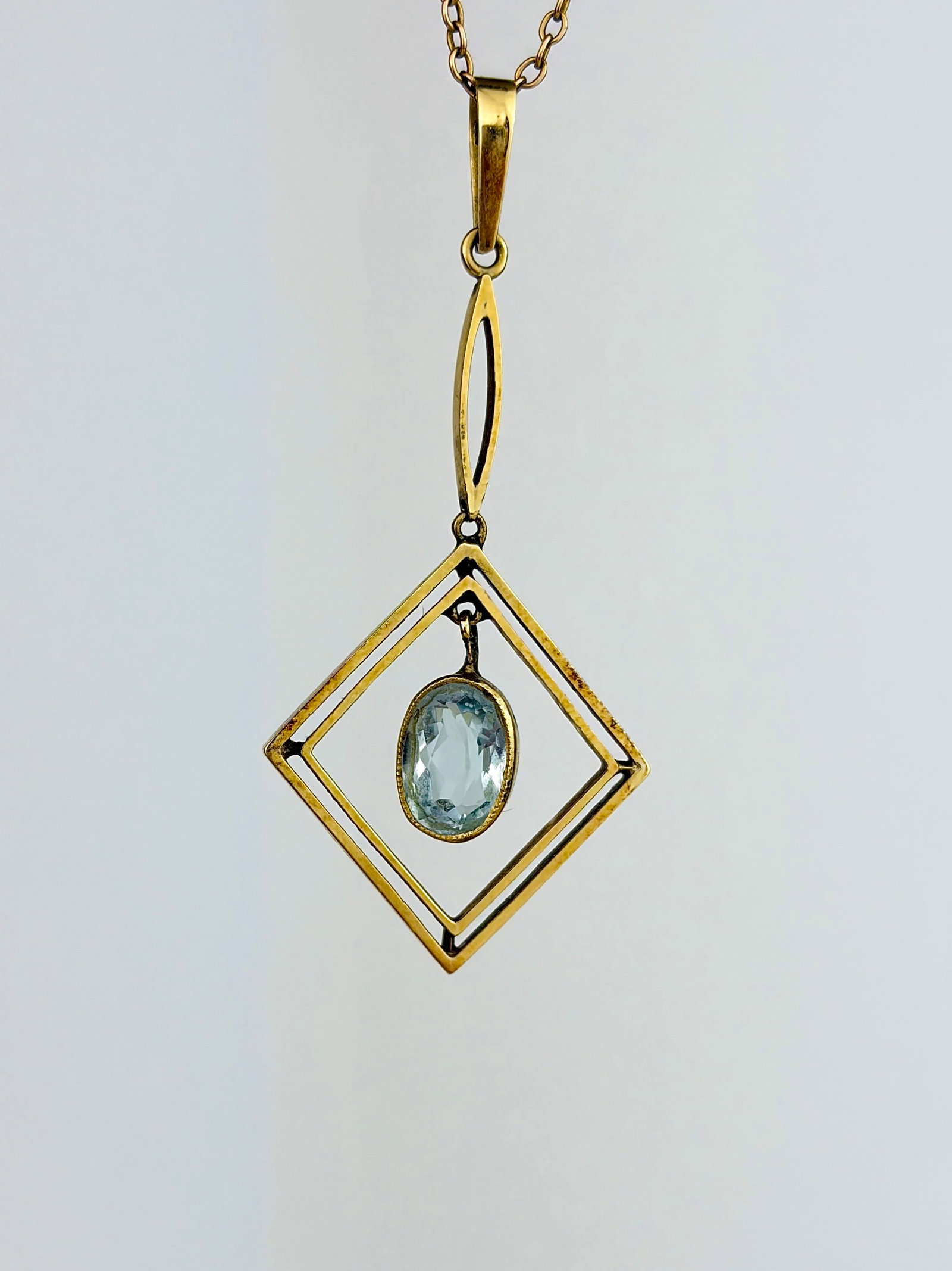 Antique 9ct Gold Aquamarine Pendant on 9ct Chain with Barrel Clasp - 2