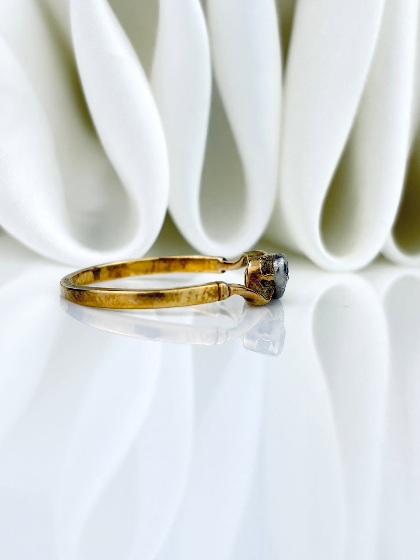 ANTIQUE 18CT GOLD DIAMOND TOI ET MOI TWIST RING - 2