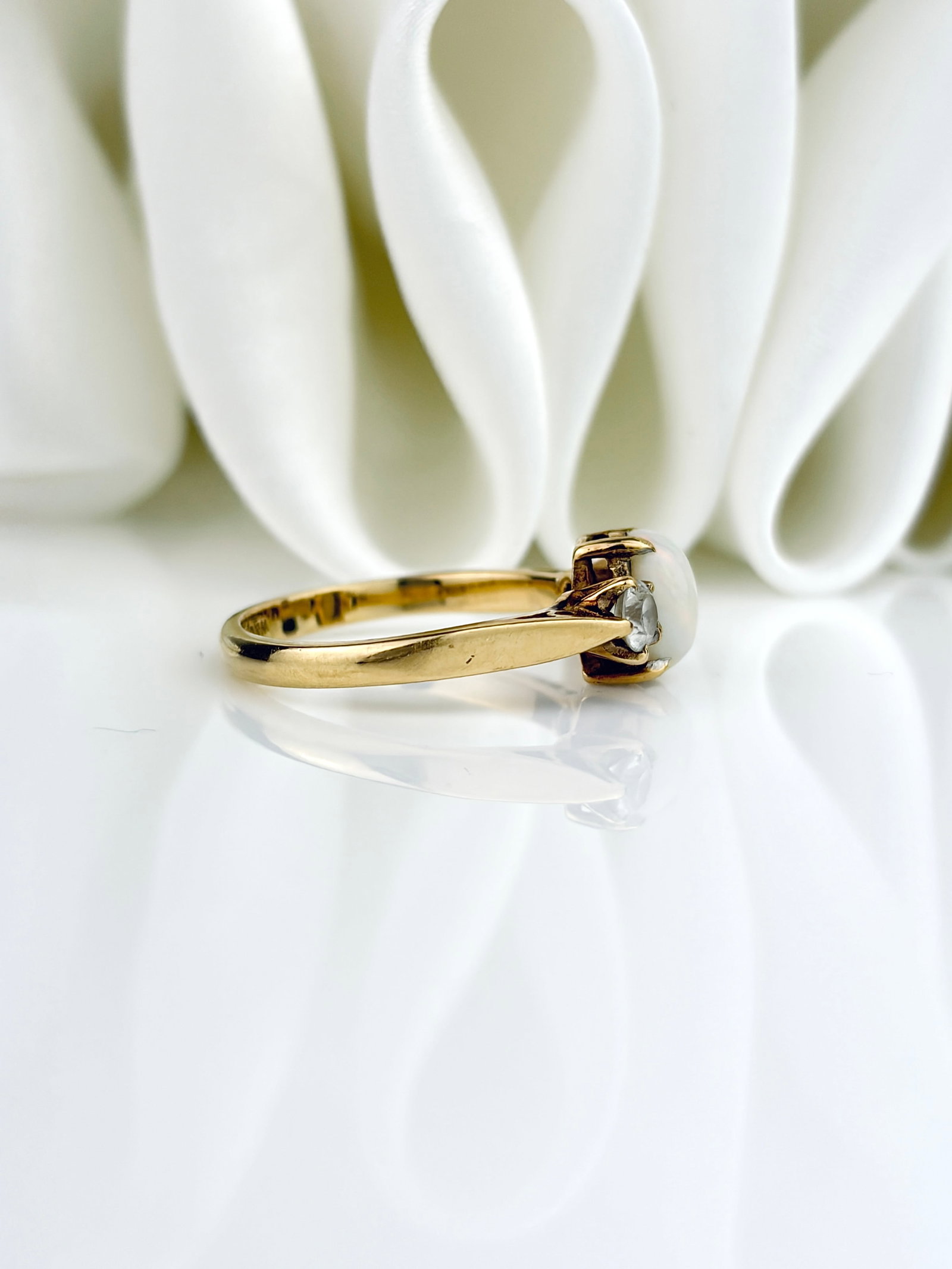 VINTAGE C.1966 18CT YELLOW GOLD OPAL AND DIAMOND WHITE SAPPHIRE THREE STONE RING - 2